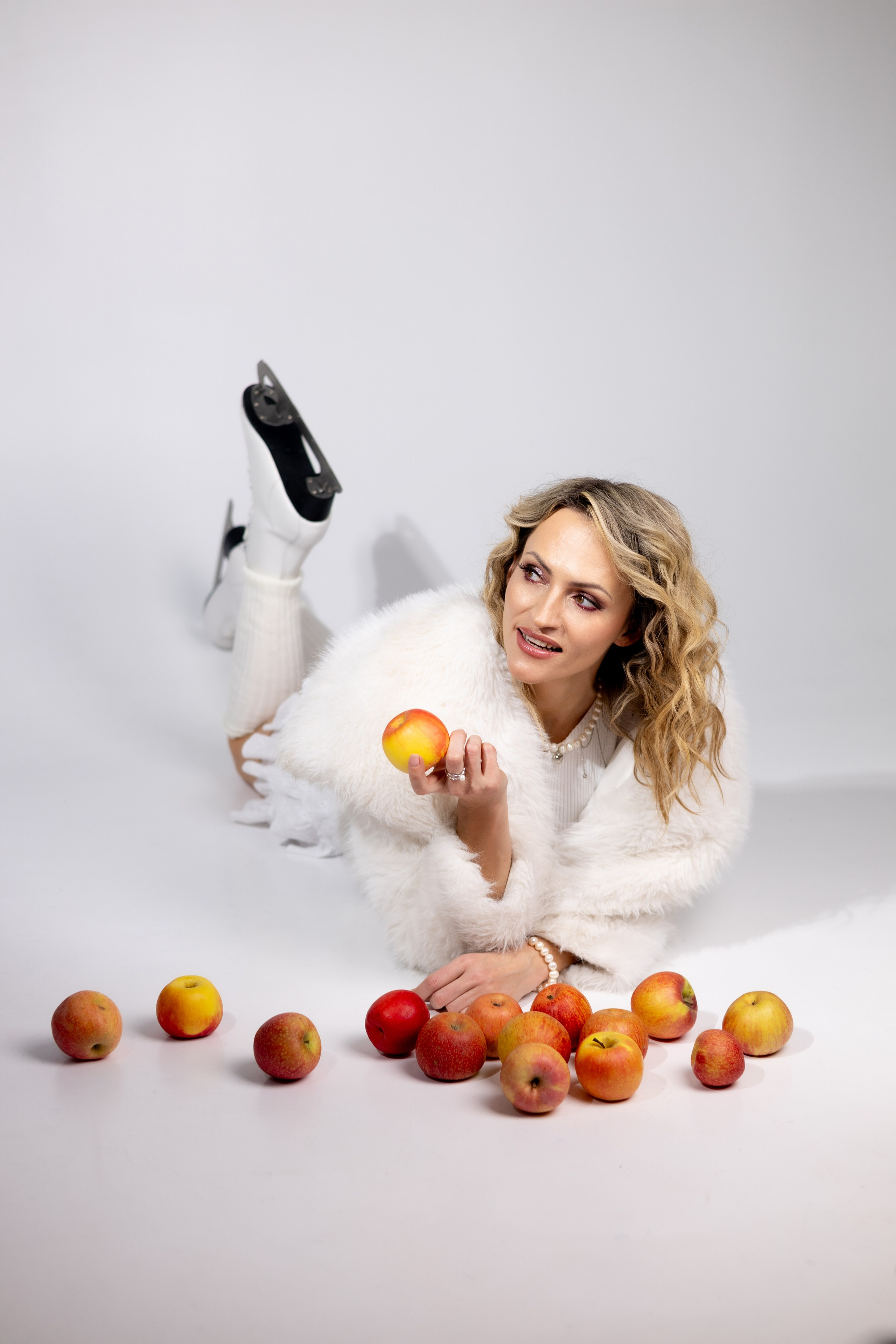 ВИКА ТВОРЧЕСКАЯ. Фотограф Красноярск съемки лавстори, фотосессия в студии, портретная съемка, творческие фотосессии