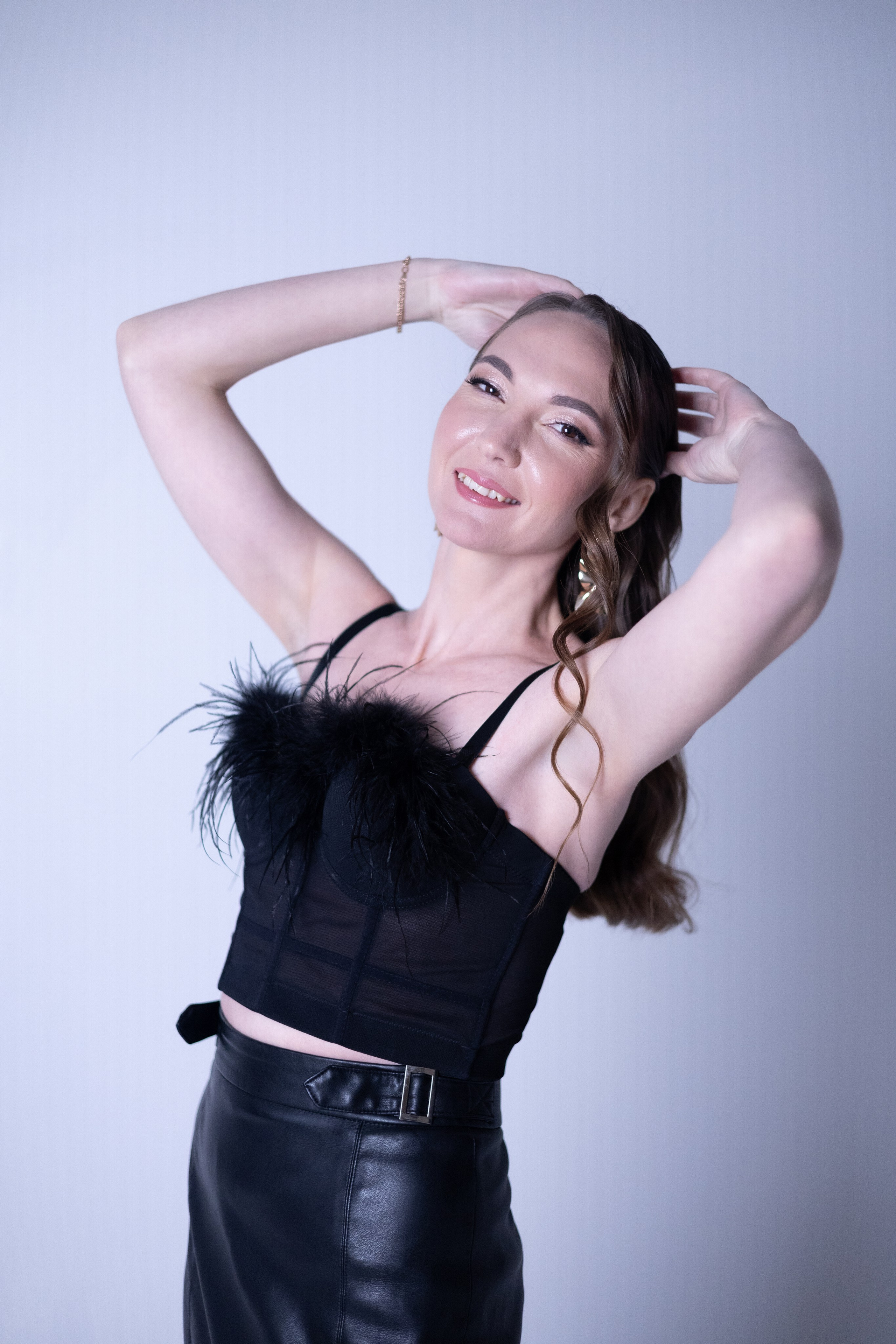 ЖЕНСКИЕ ПОРТРЕТЫ СТУДИЯ 2026. Фотограф Красноярск съемки лавстори, фотосессия в студии, портретная съемка, творческие фотосессии