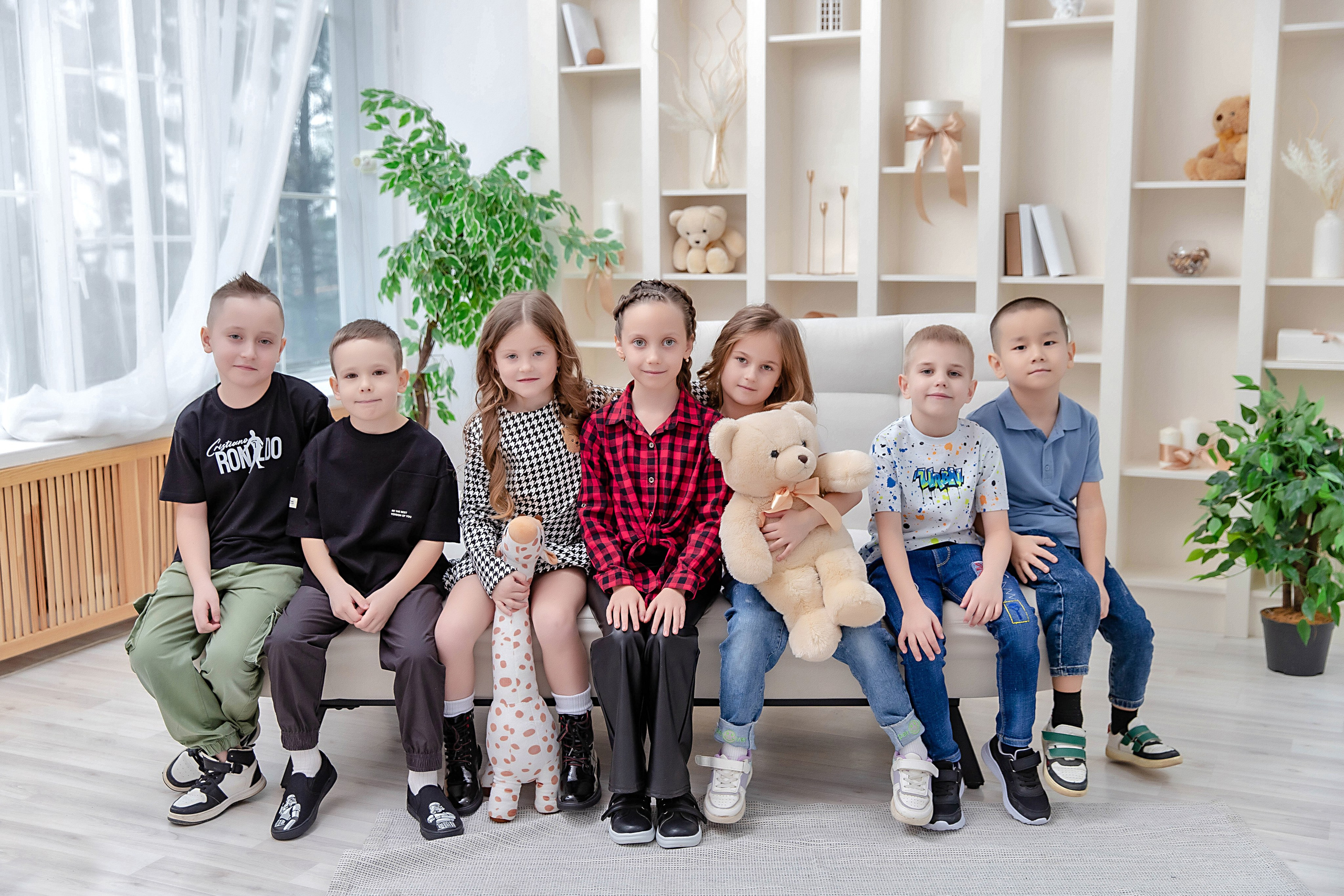 Выпускные (школьные) альбомы (книги) в Ростове-на-Дону. Современные Выпускные Альбомы в Ростове-на-Дону