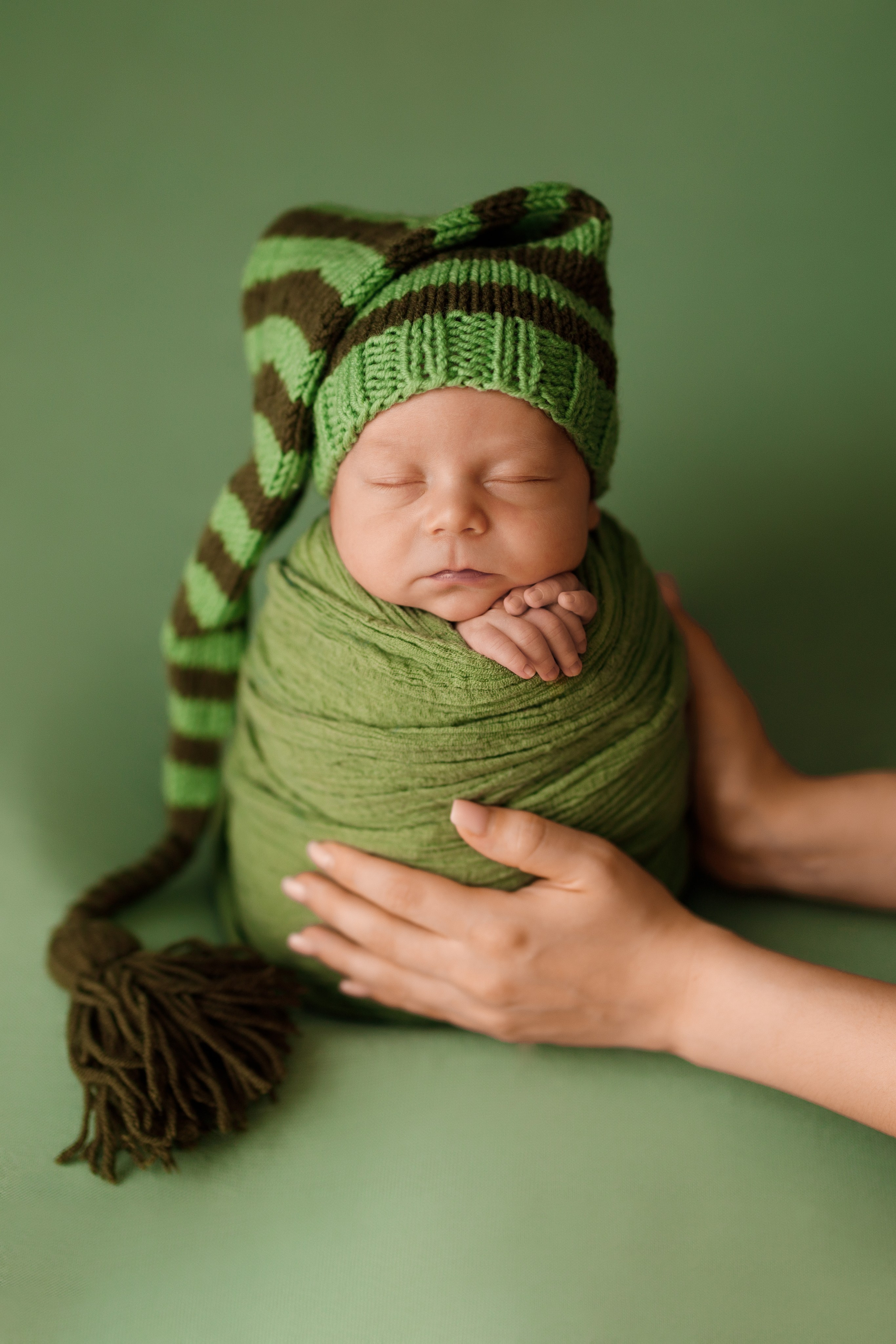 Ньюборн фотосессии в Старом Осколе. Фотостудия для новорожденных в Старом Осколе Гильфановых Юрия и Ольги