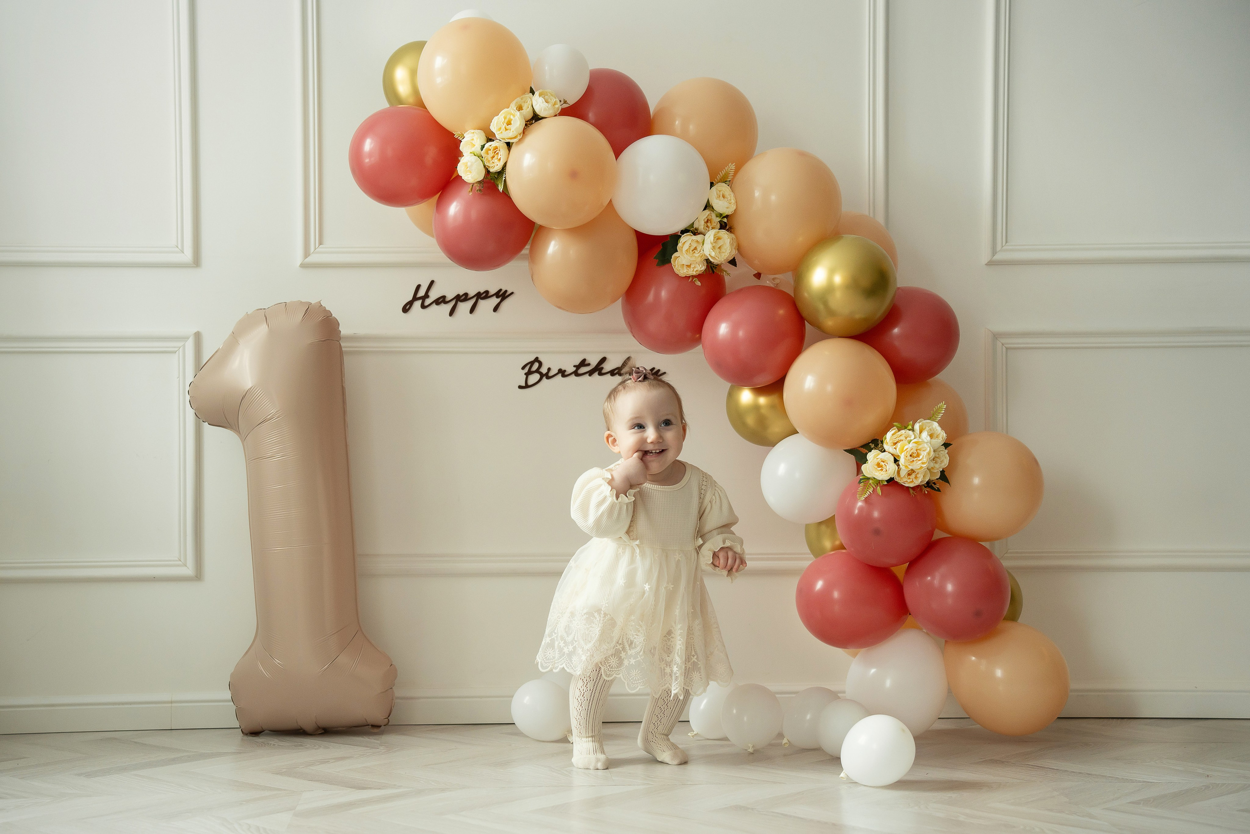 фотография на годик малышки с шариками