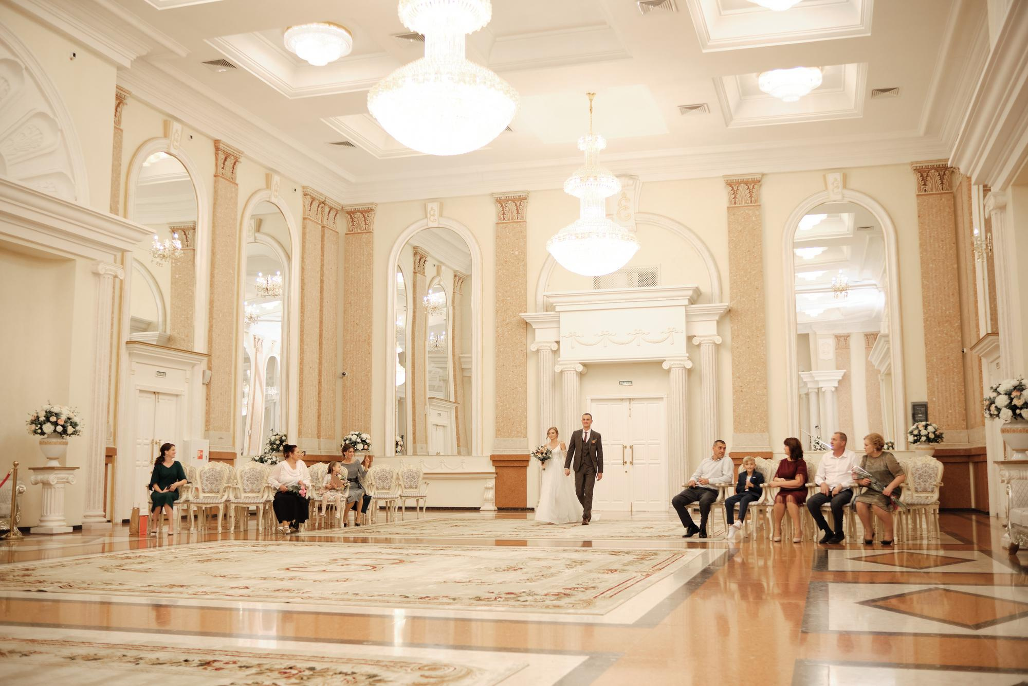 большой зал екатериненского загса