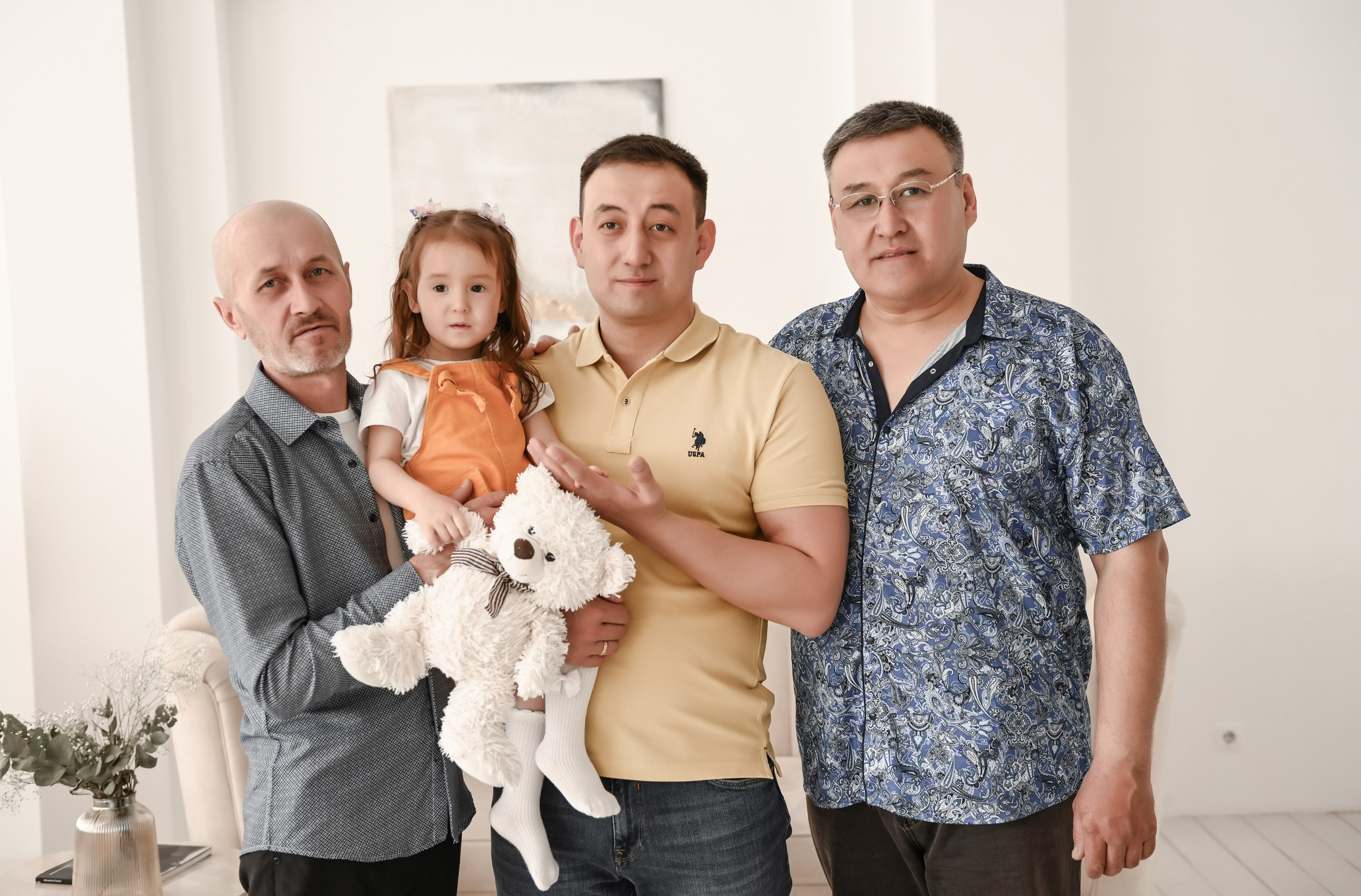 Семейная студийная  фотосессия 2. Свадебный, семейный, детский, контент фотограф в Омске Максим Ильин