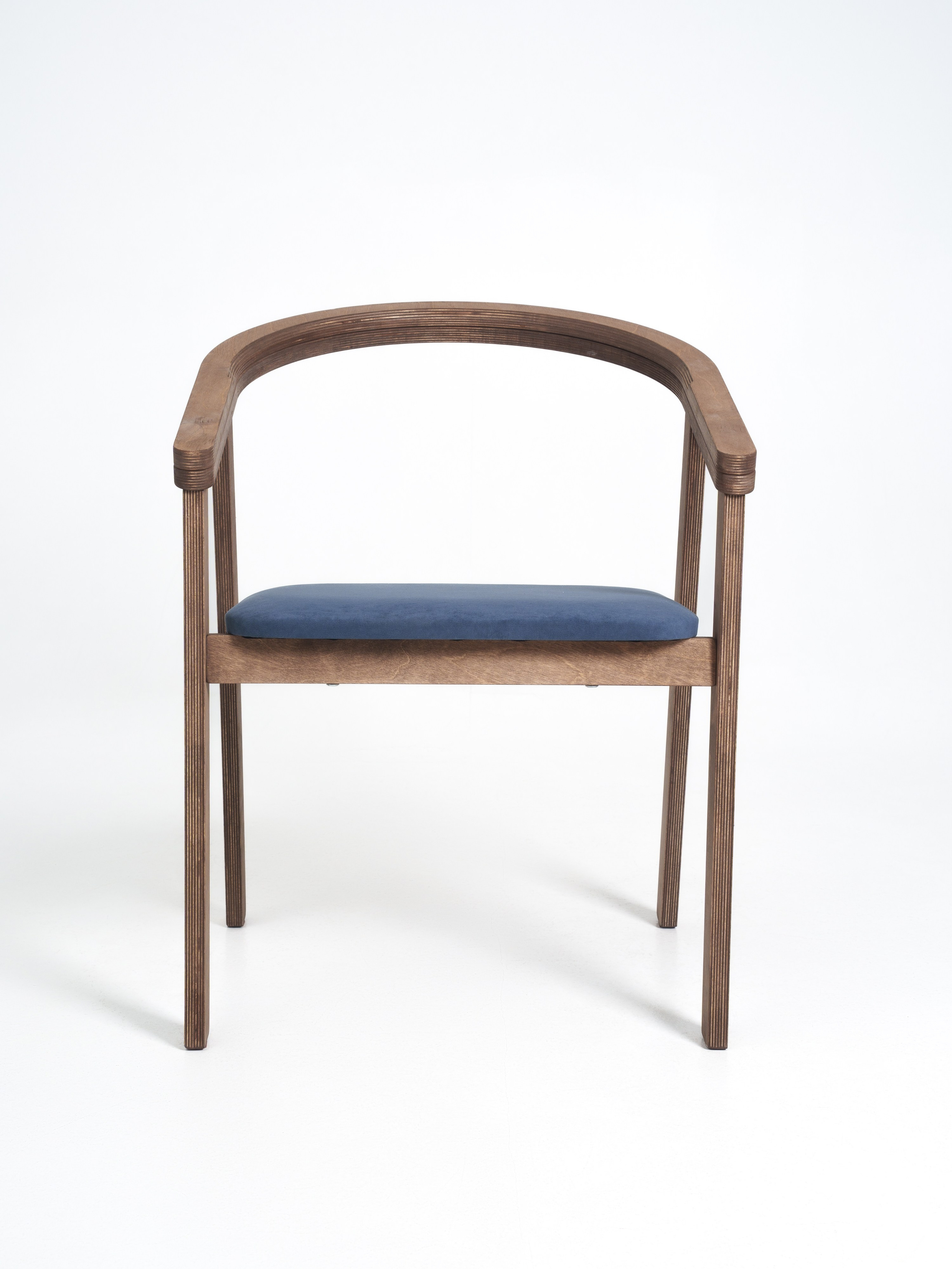 Столы и стулья для маркетплейсов. Иван Упоров — фотограф, рилсмейкер чебоксары