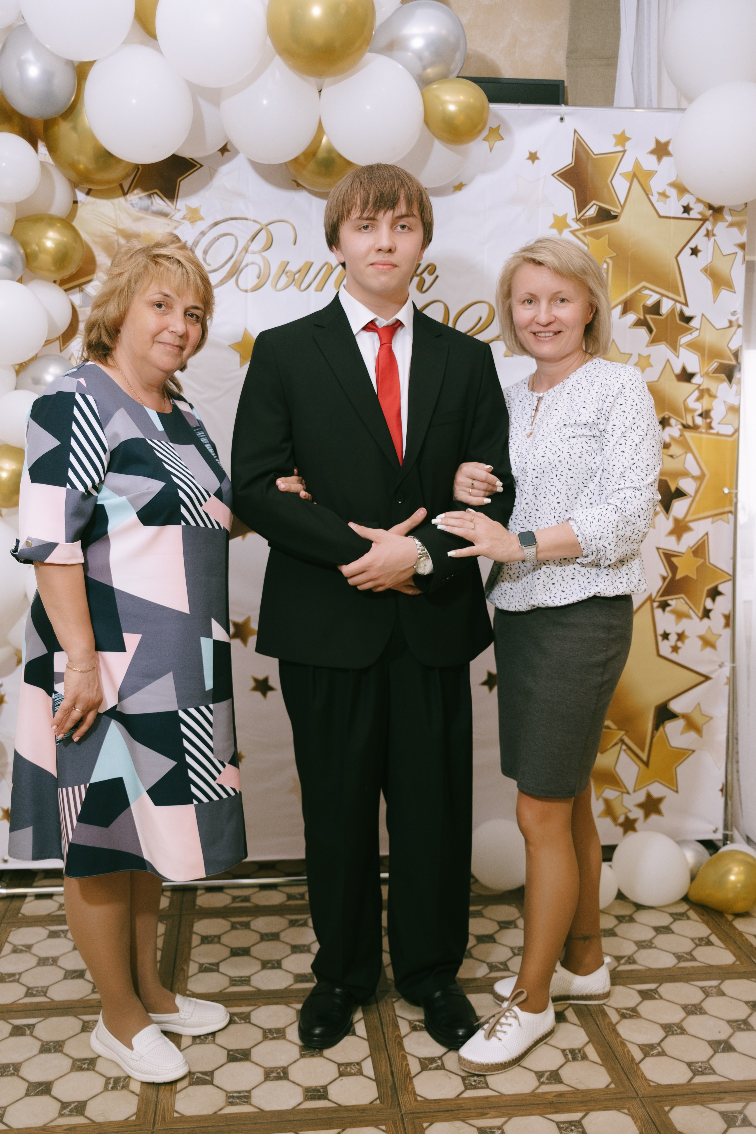 Выпускной школа 33. Свадебный и репортажной фотограф Денис Ожигин в Краснодаре и Краснодарском крае