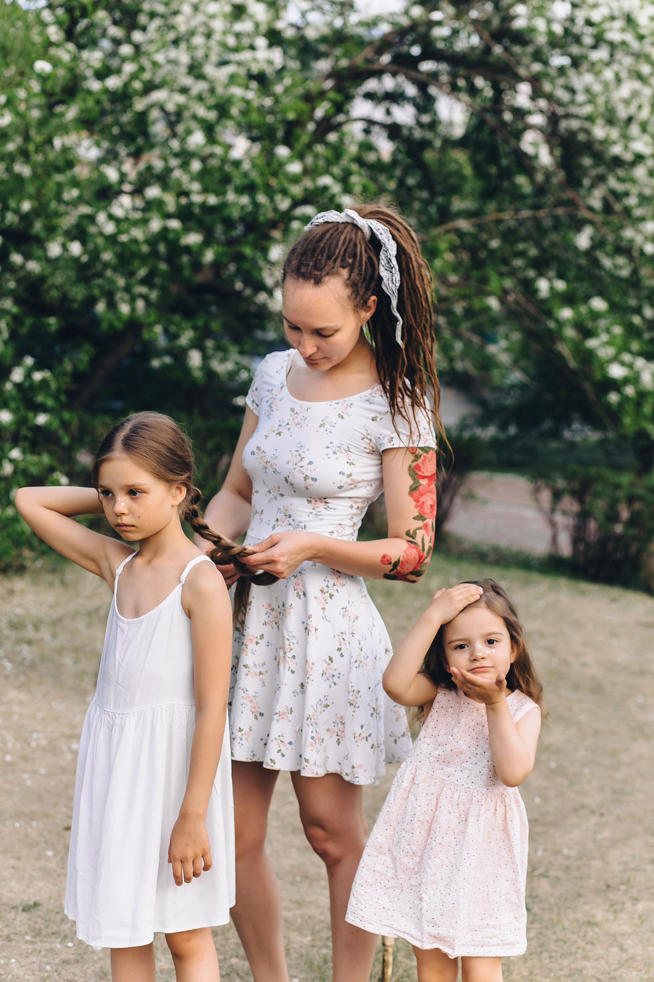 Катя с дочами. Фотограф Бурятии София Андриянова