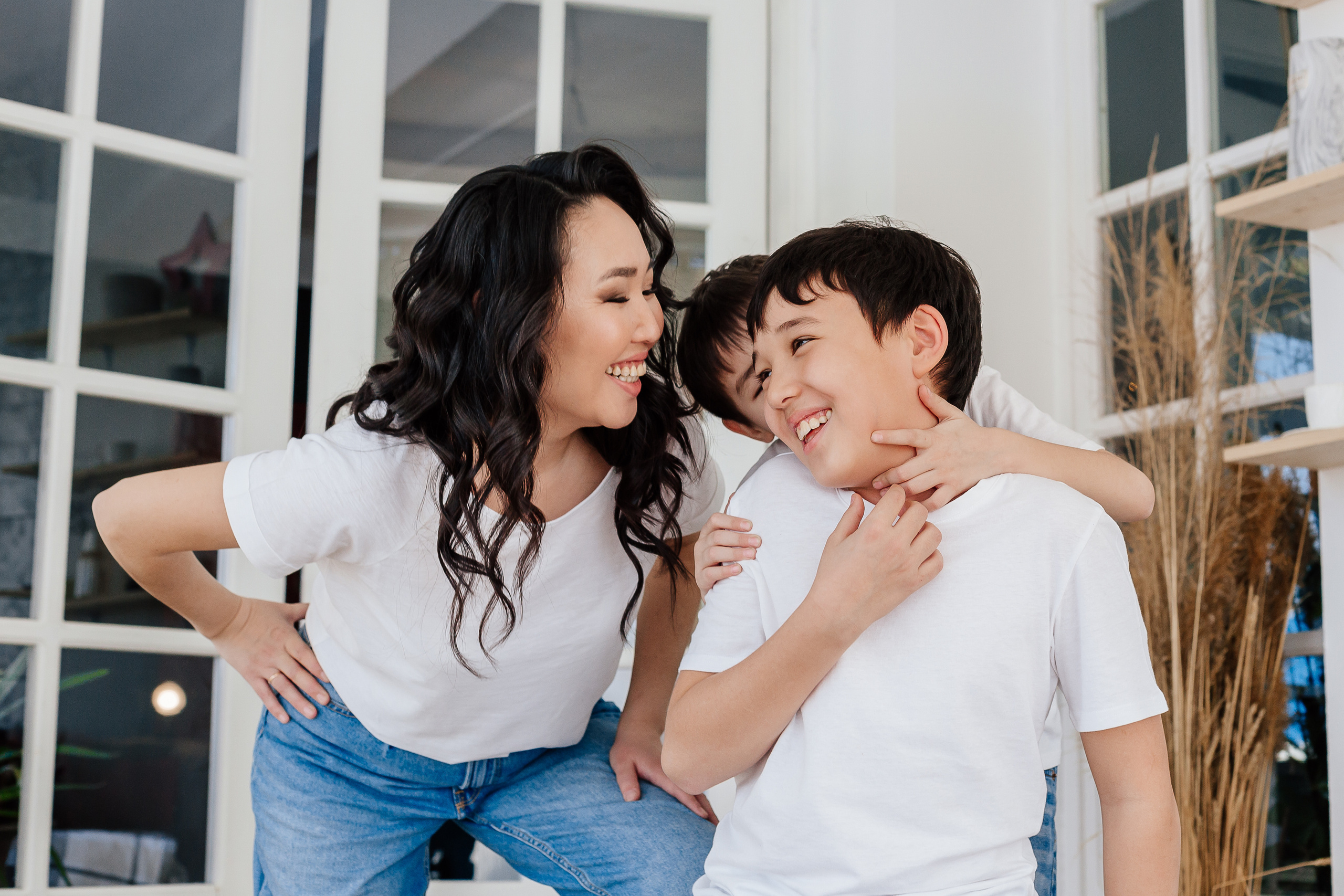 Ксения с сыновьями. Фотограф Бурятии София Андриянова