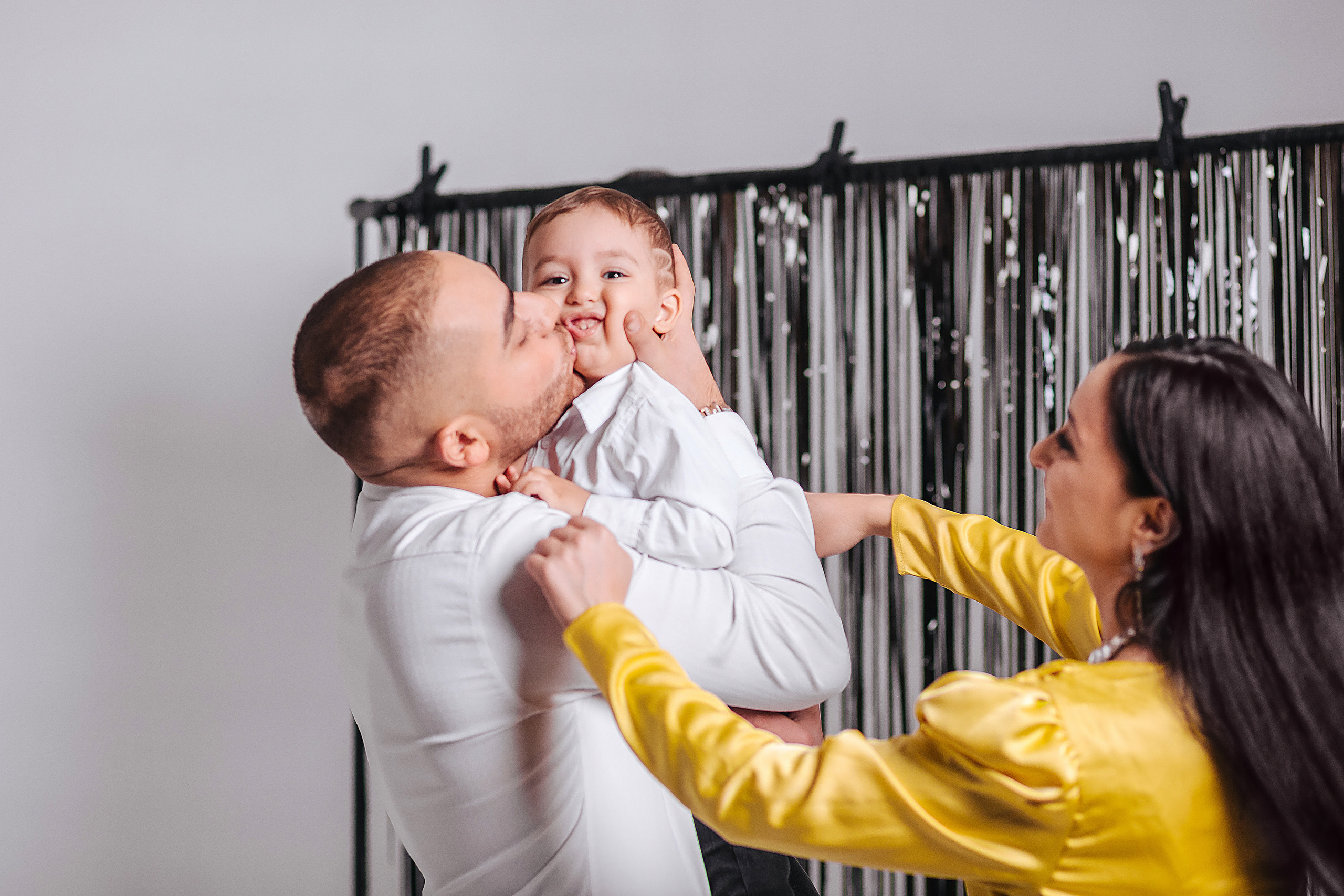 Фрунз, Амалия и их сын Даниэль. Фотограф Бурятии София Андриянова