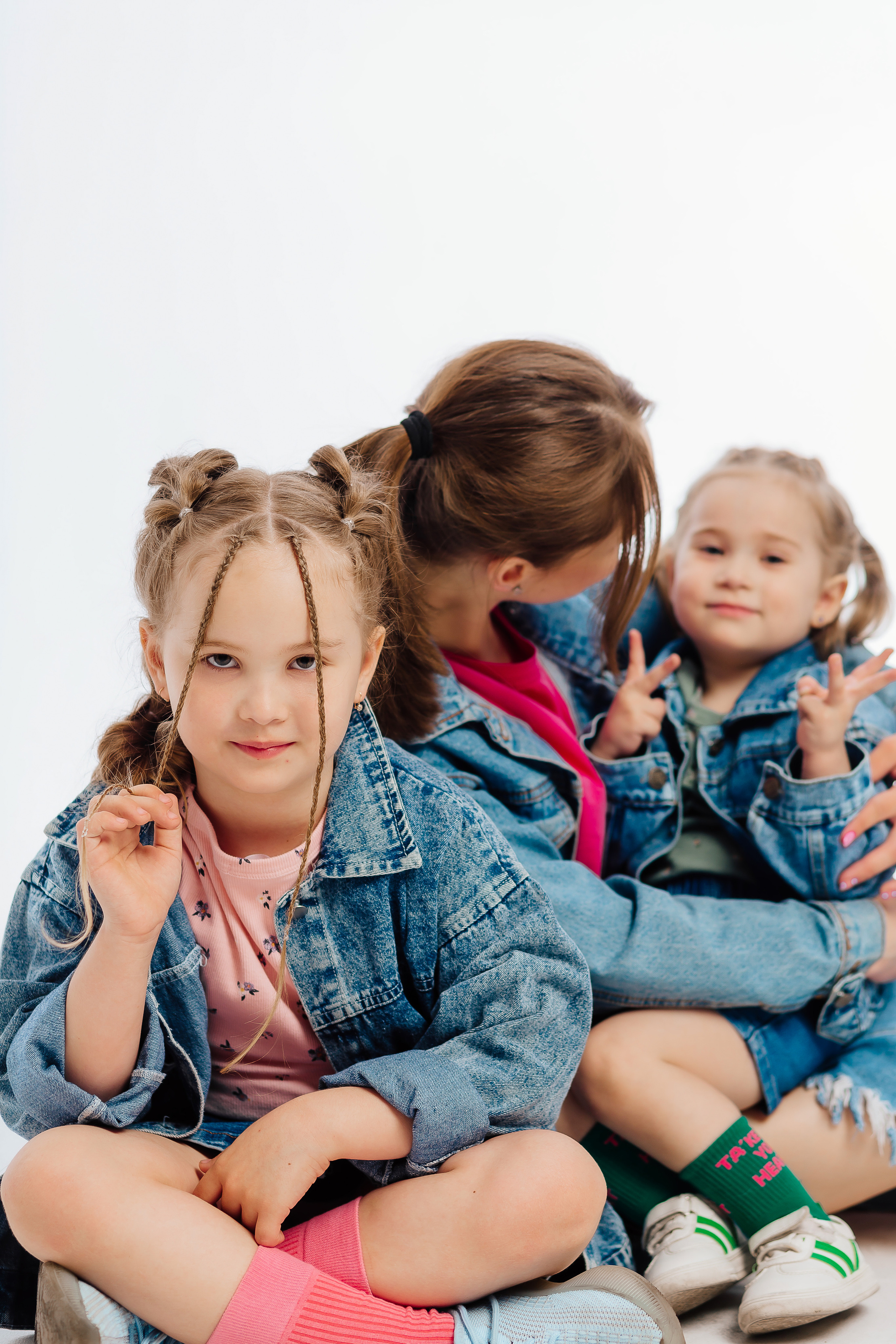 Женя с дочками. Фотограф Бурятии София Андриянова