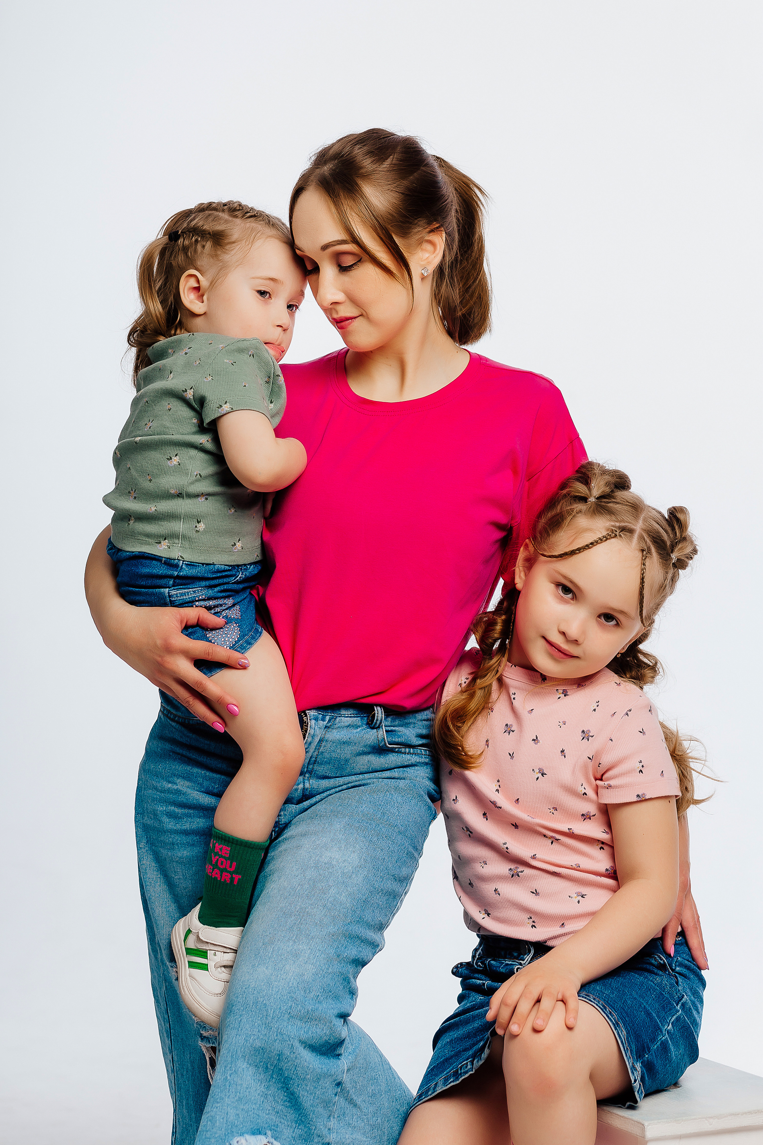 Женя с дочками. Фотограф Бурятии София Андриянова