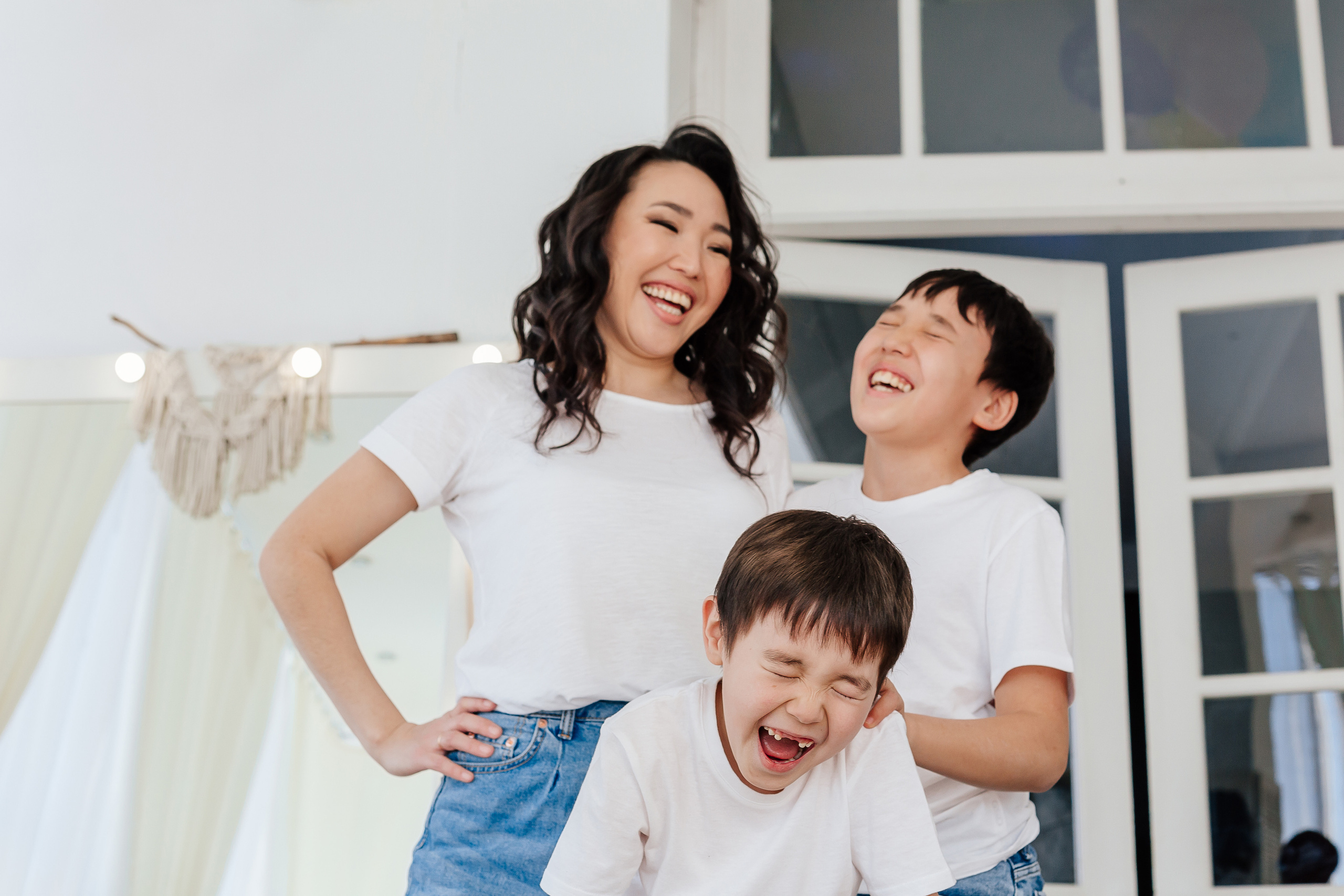 Ксения с сыновьями. Фотограф Бурятии София Андриянова