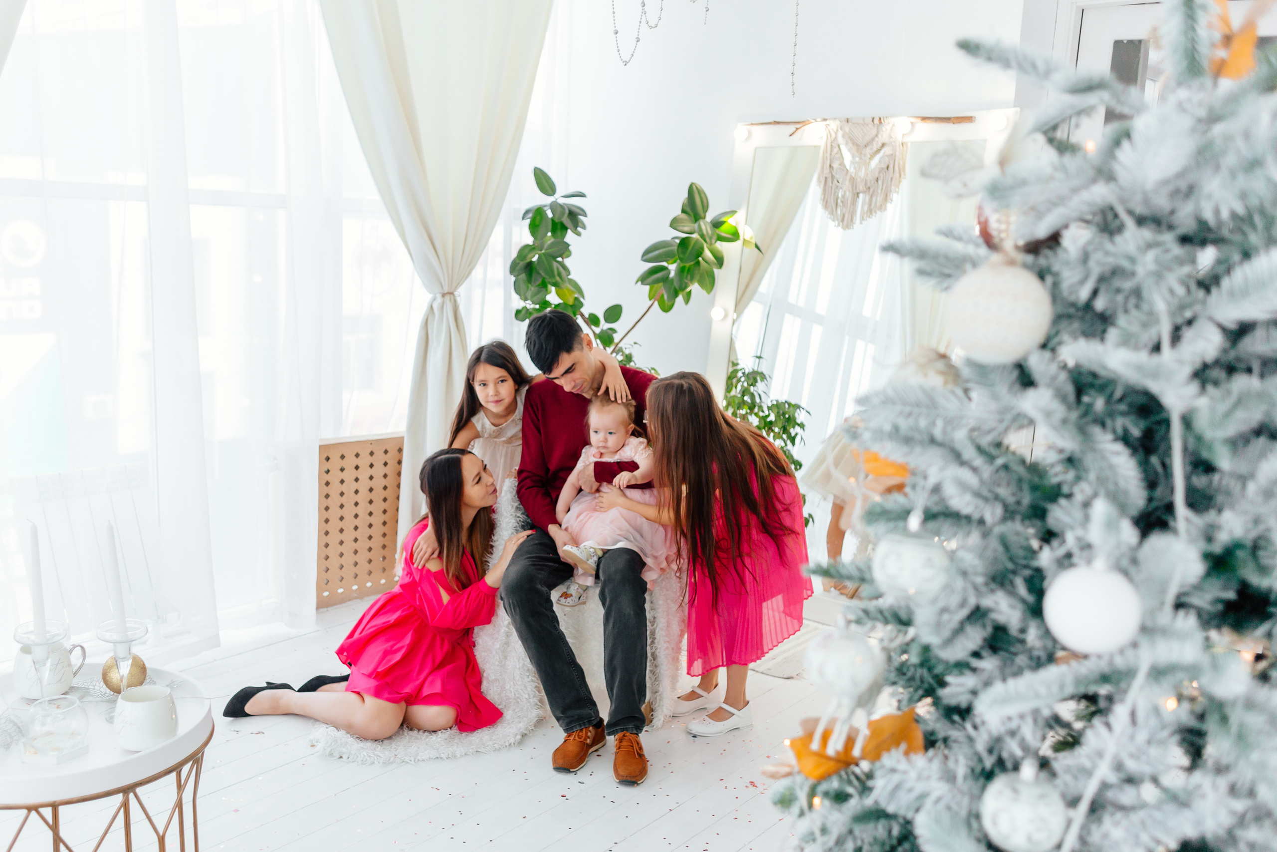 Анна с мужем и дочками. Фотограф Бурятии София Андриянова