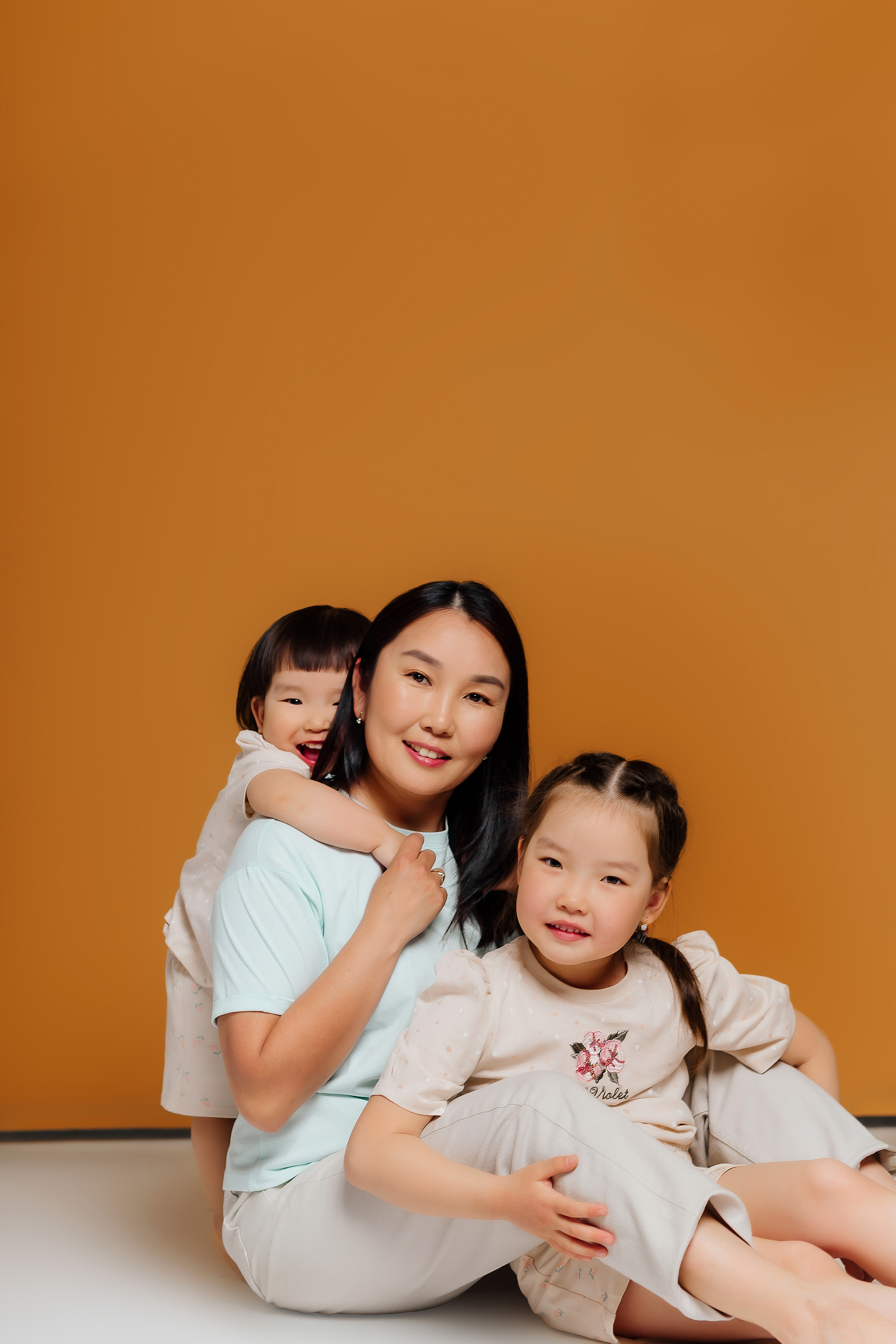 Мама и дочки. Фотограф Бурятии София Андриянова