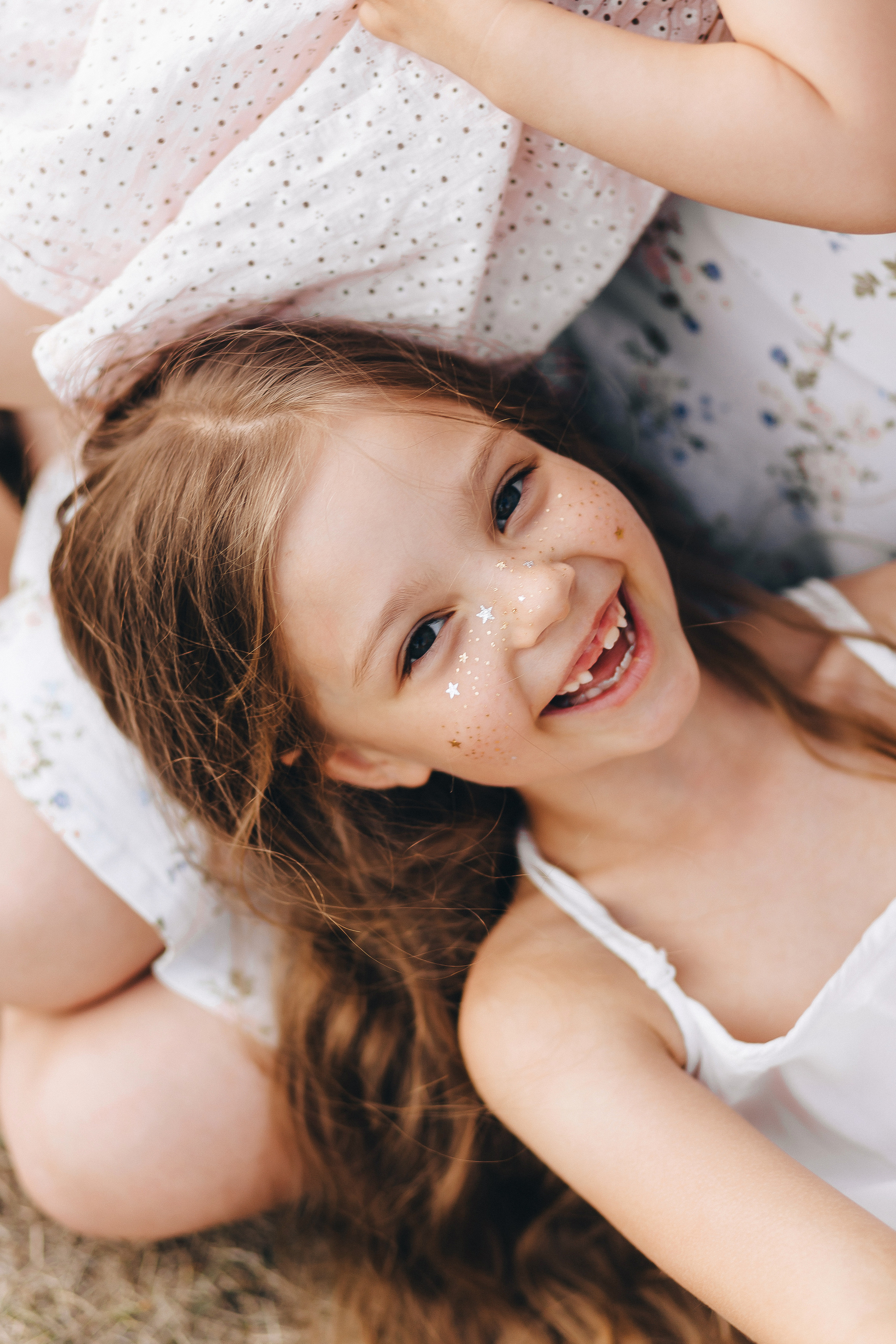 Катя с дочами. Фотограф Бурятии София Андриянова