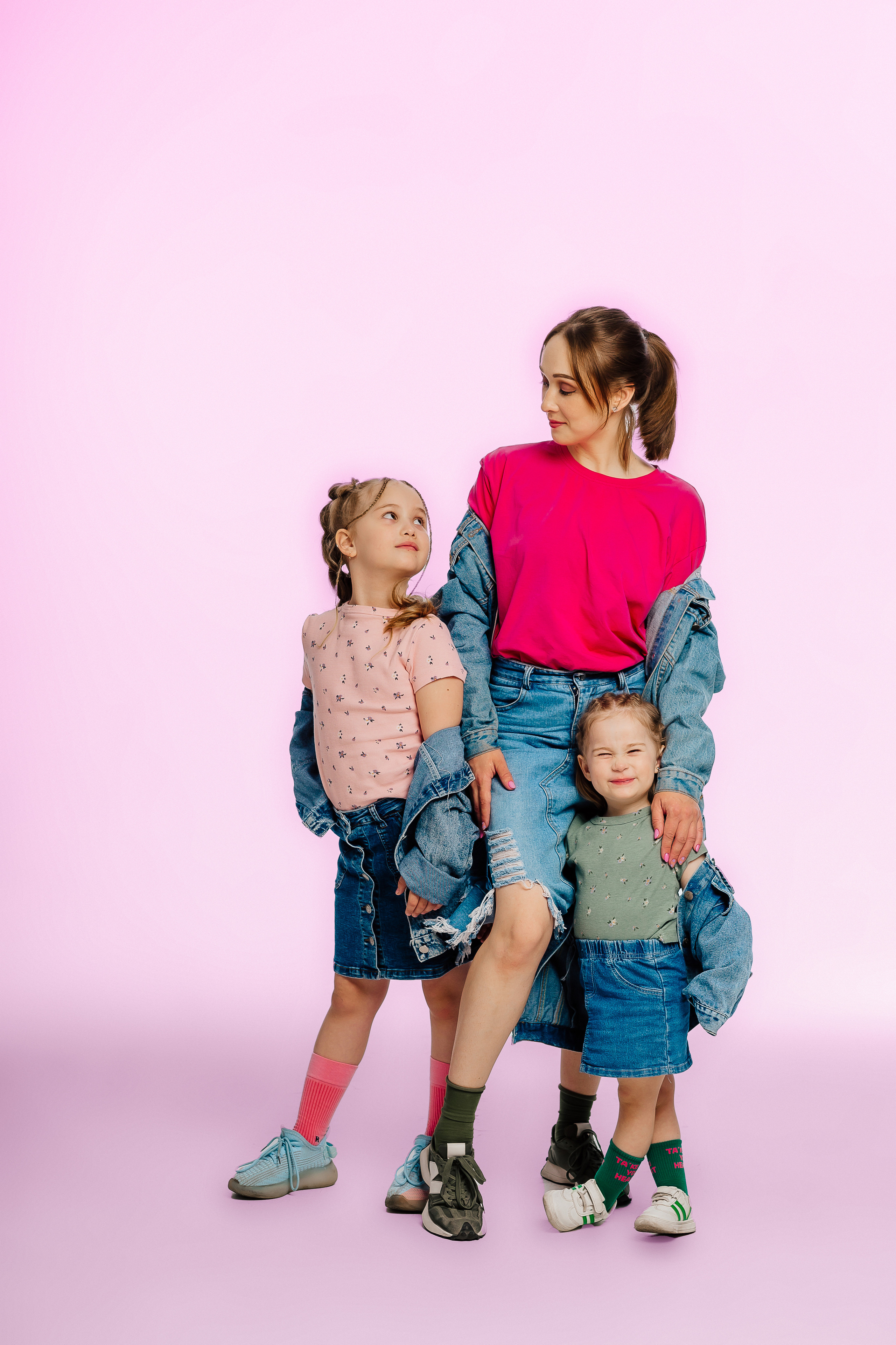 Женя с дочками. Фотограф Бурятии София Андриянова