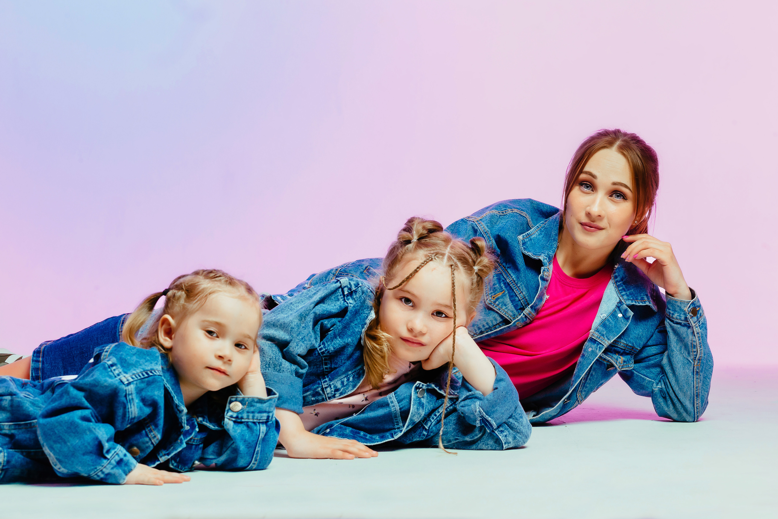 Женя с дочками. Фотограф Бурятии София Андриянова