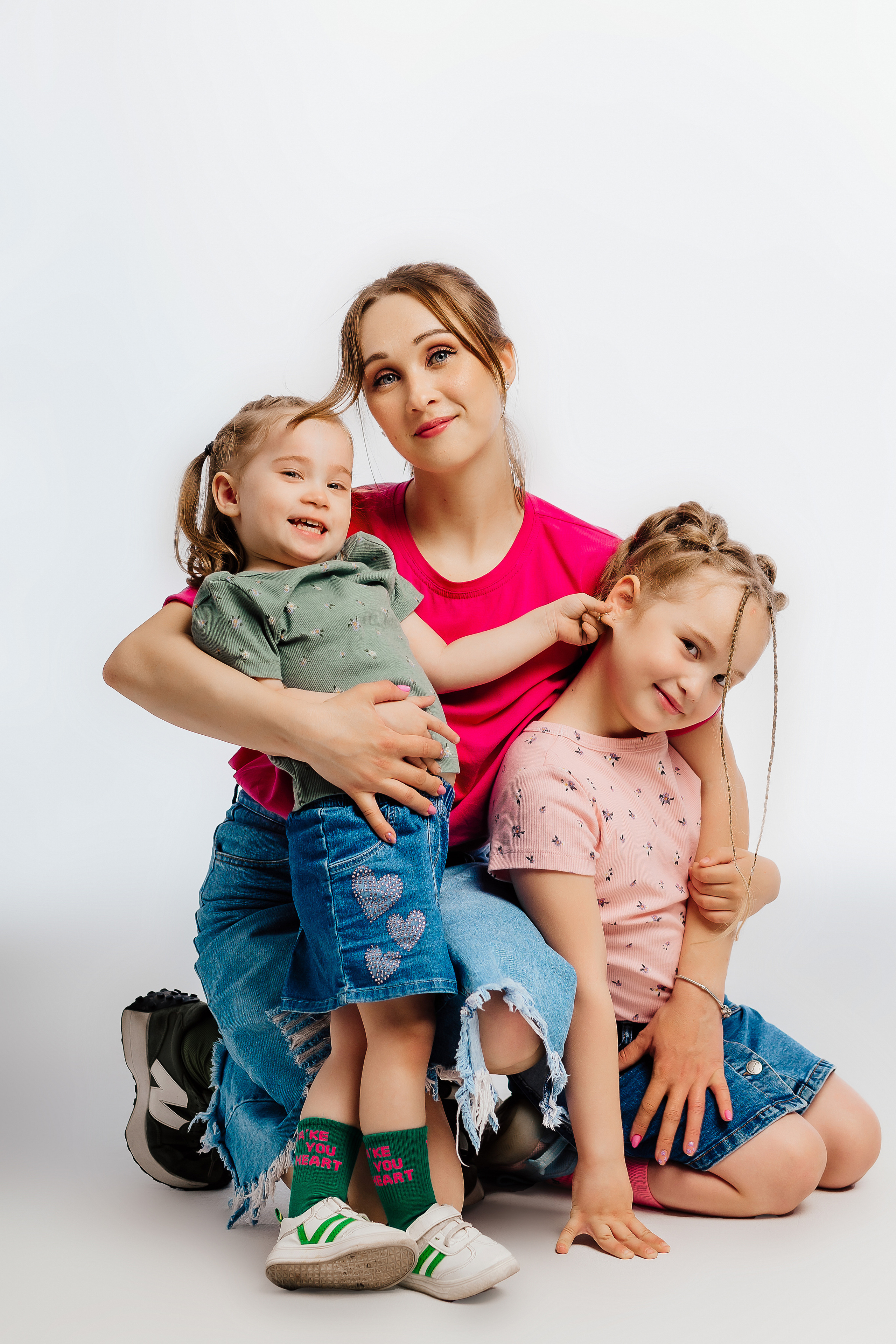 Женя с дочками. Фотограф Бурятии София Андриянова