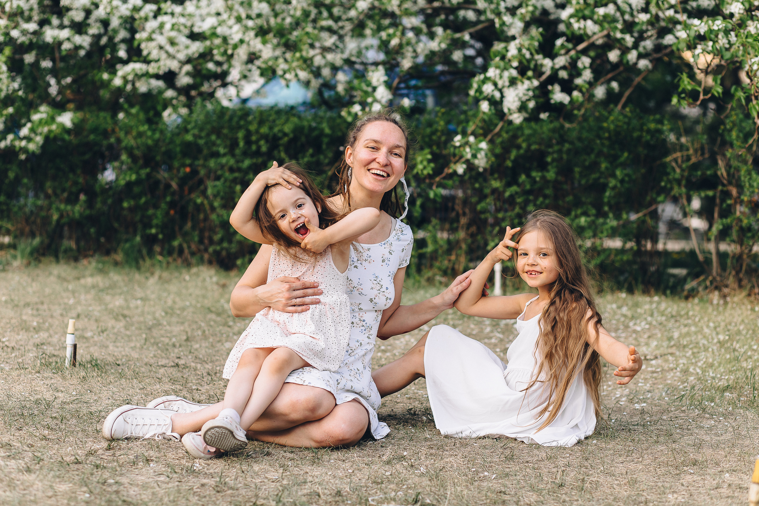 Катя с дочами. Фотограф Бурятии София Андриянова