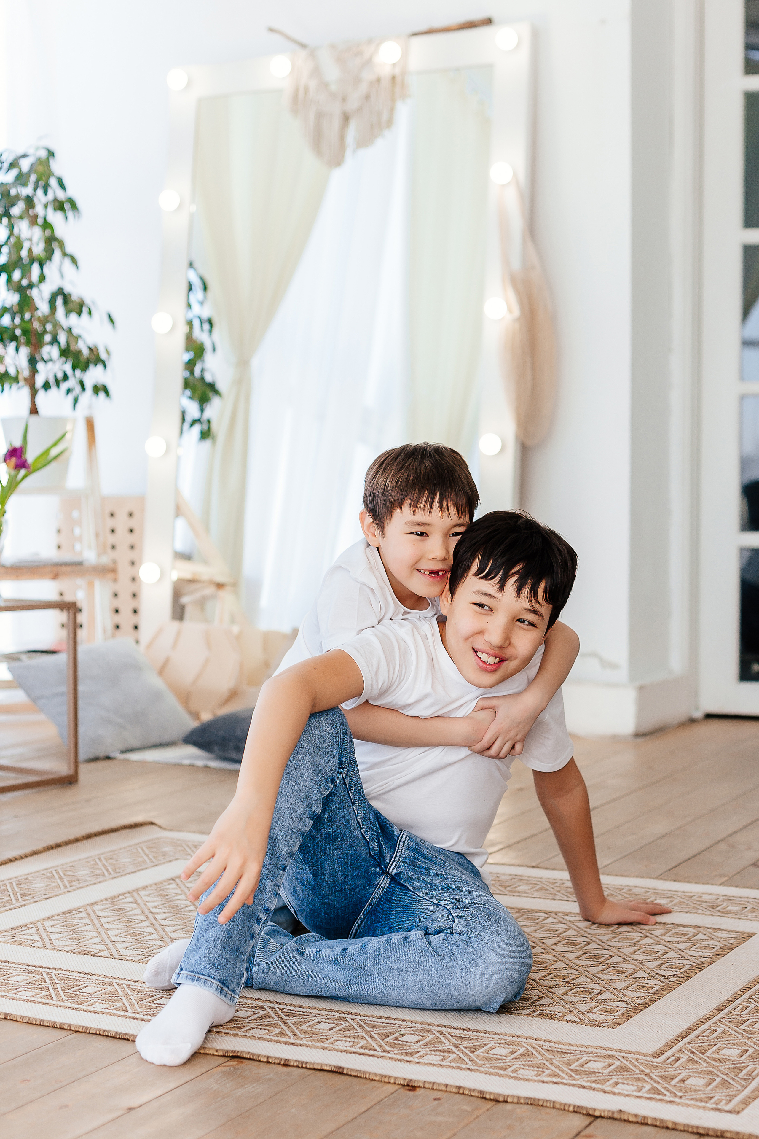 Ксения с сыновьями. Фотограф Бурятии София Андриянова