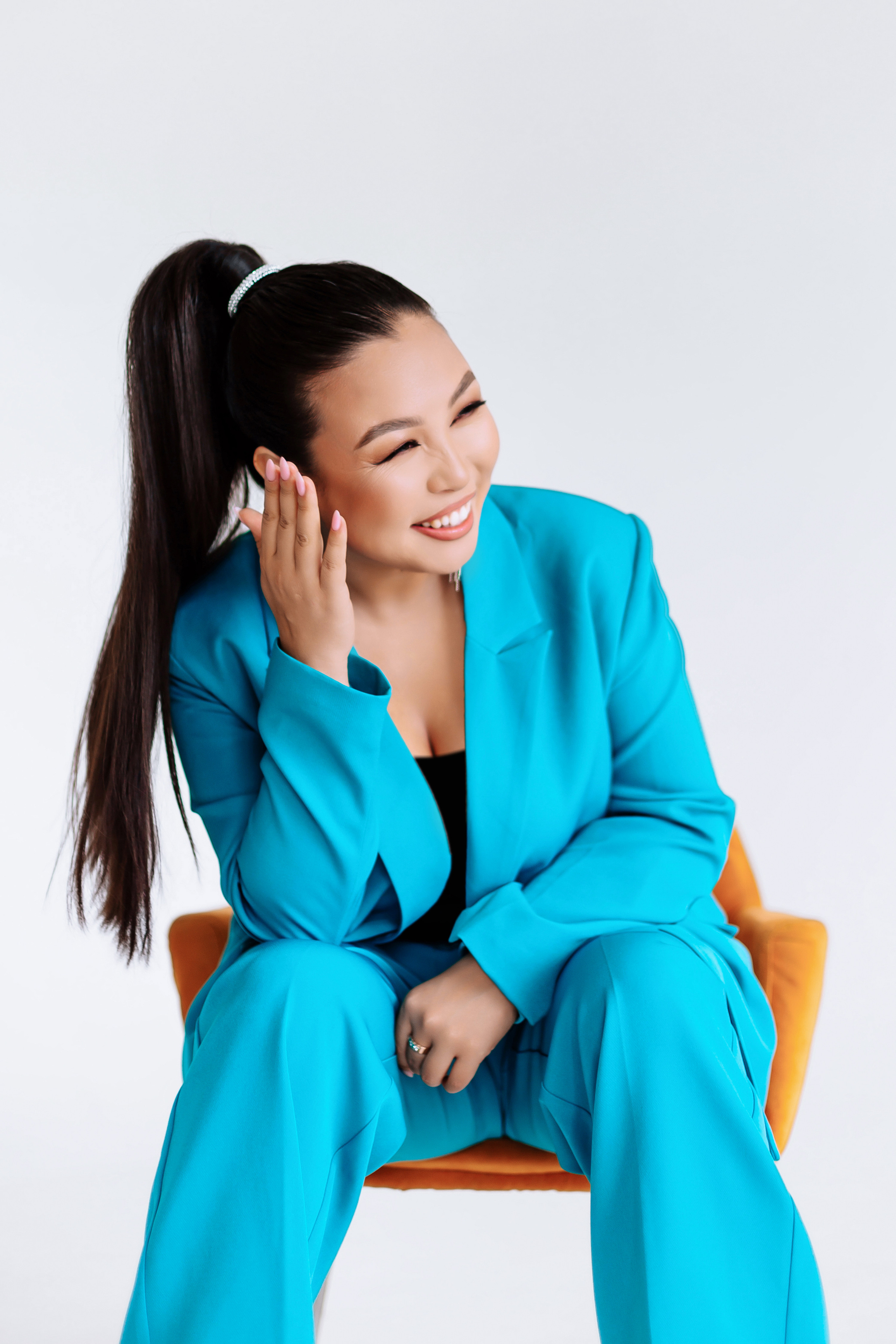 В студии с естественным светом. Фотограф Бурятии София Андриянова