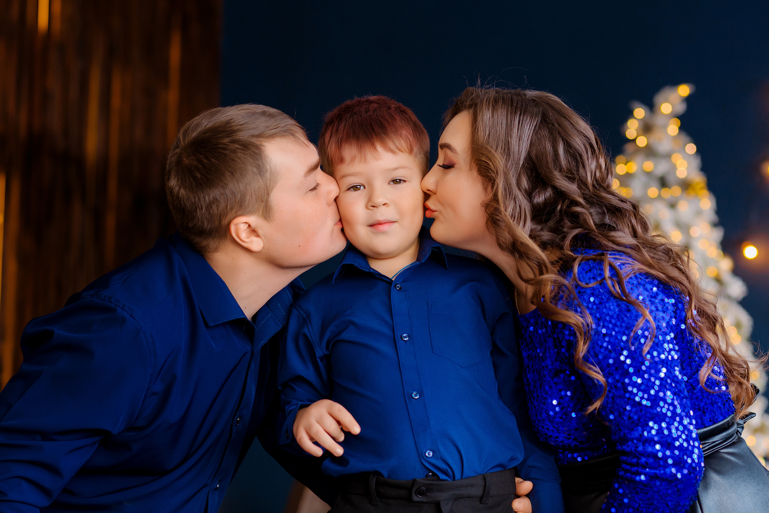 Ксения с семьей. Фотограф Бурятии София Андриянова