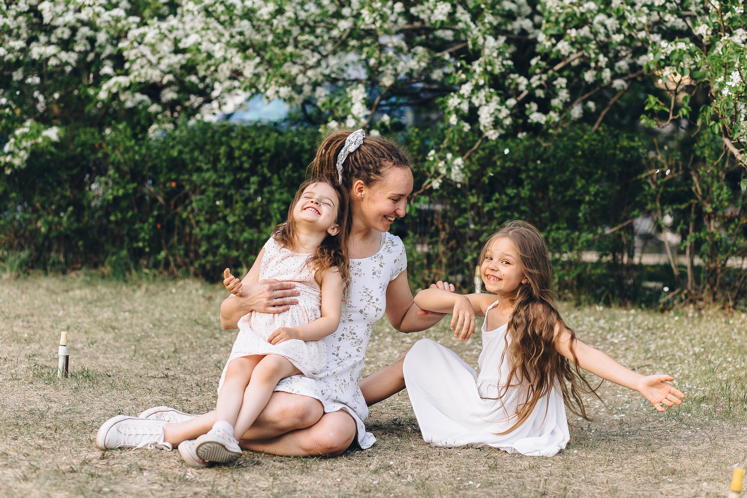 Катя с дочами. Фотограф Бурятии София Андриянова