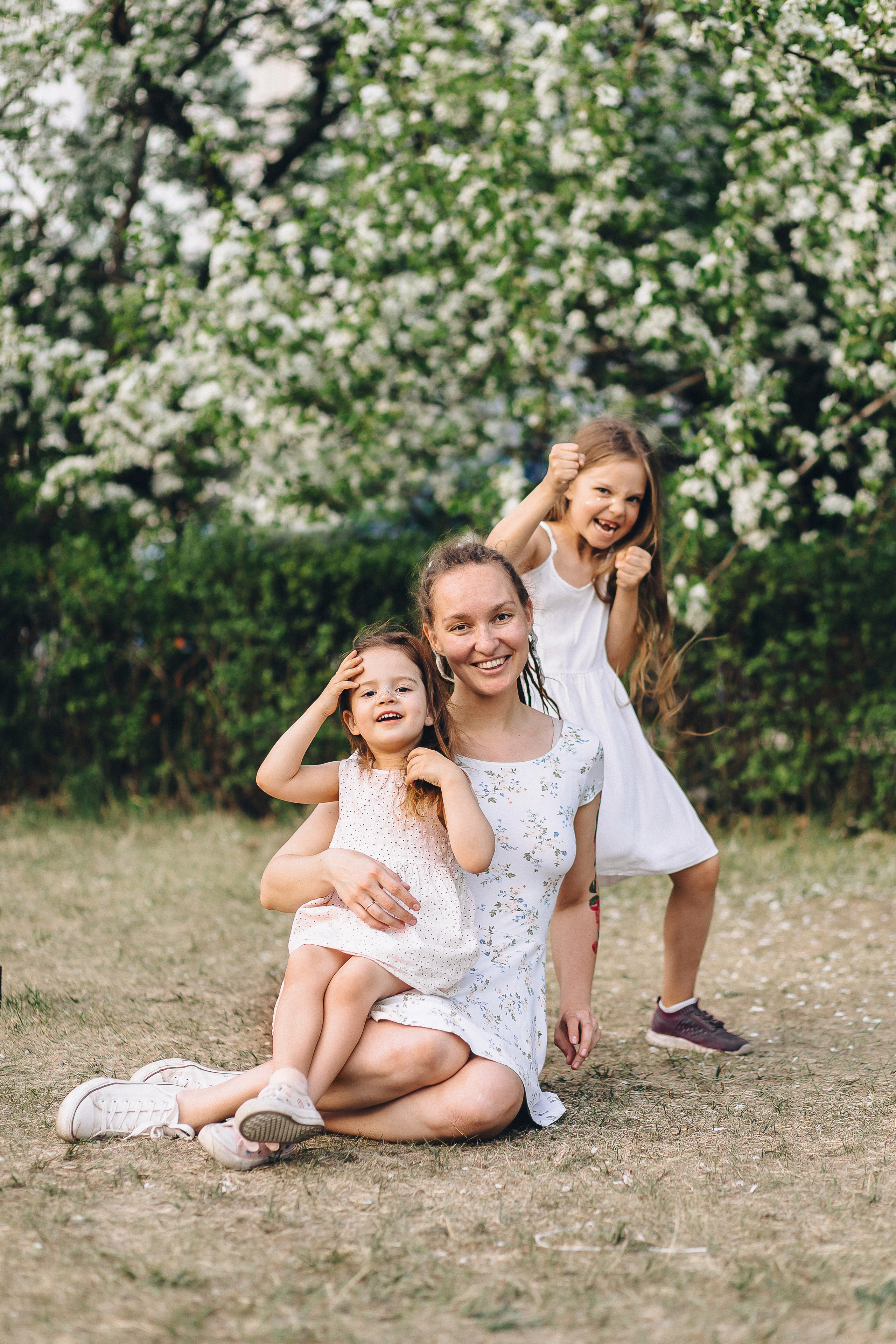 Катя с дочами. Фотограф Бурятии София Андриянова