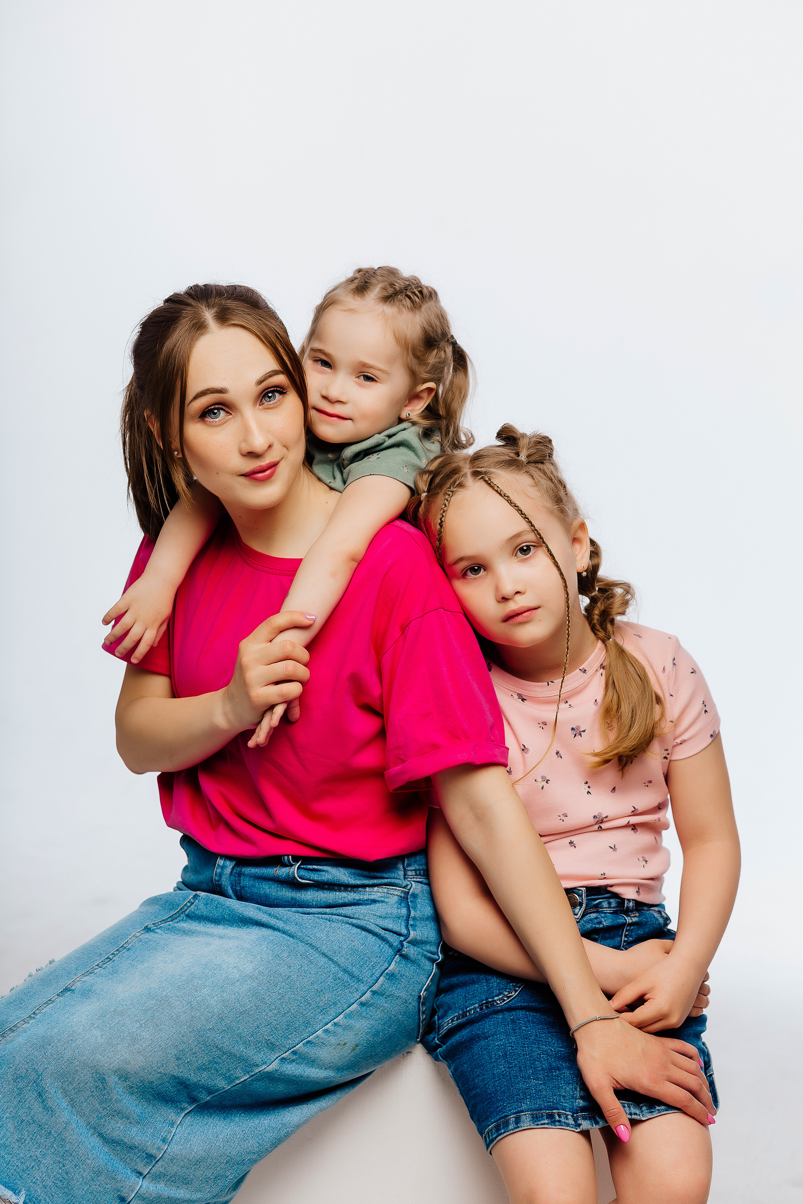 Женя с дочками. Фотограф Бурятии София Андриянова