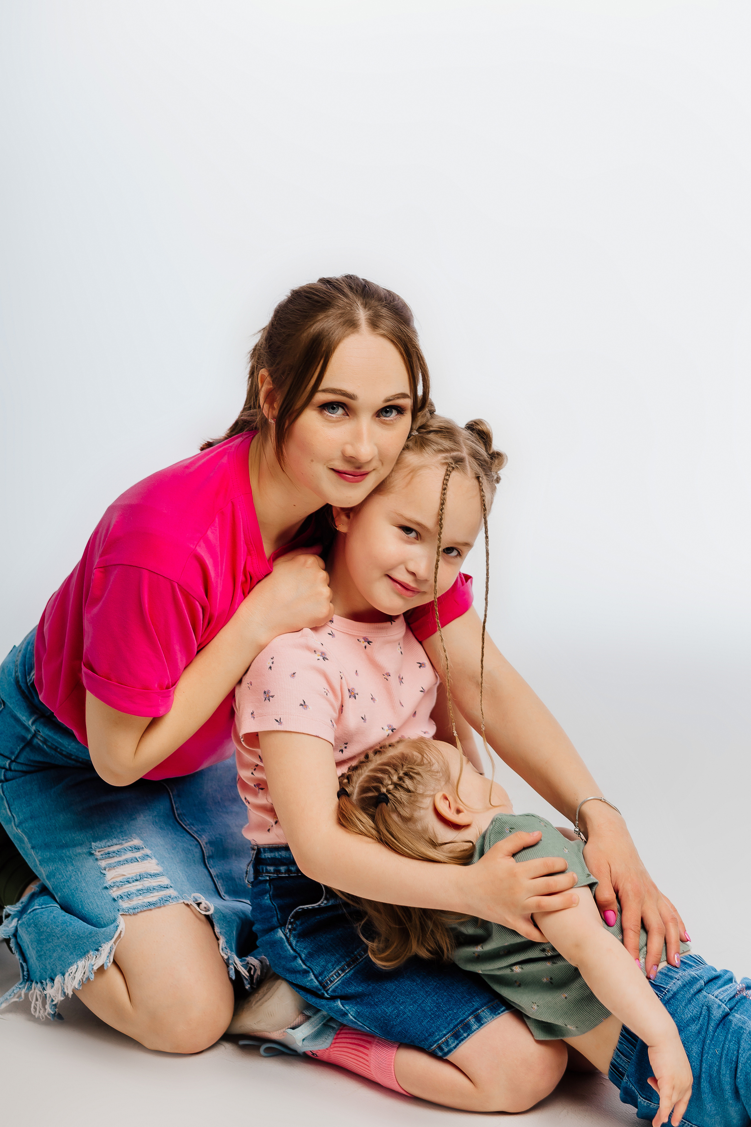 Женя с дочками. Фотограф Бурятии София Андриянова