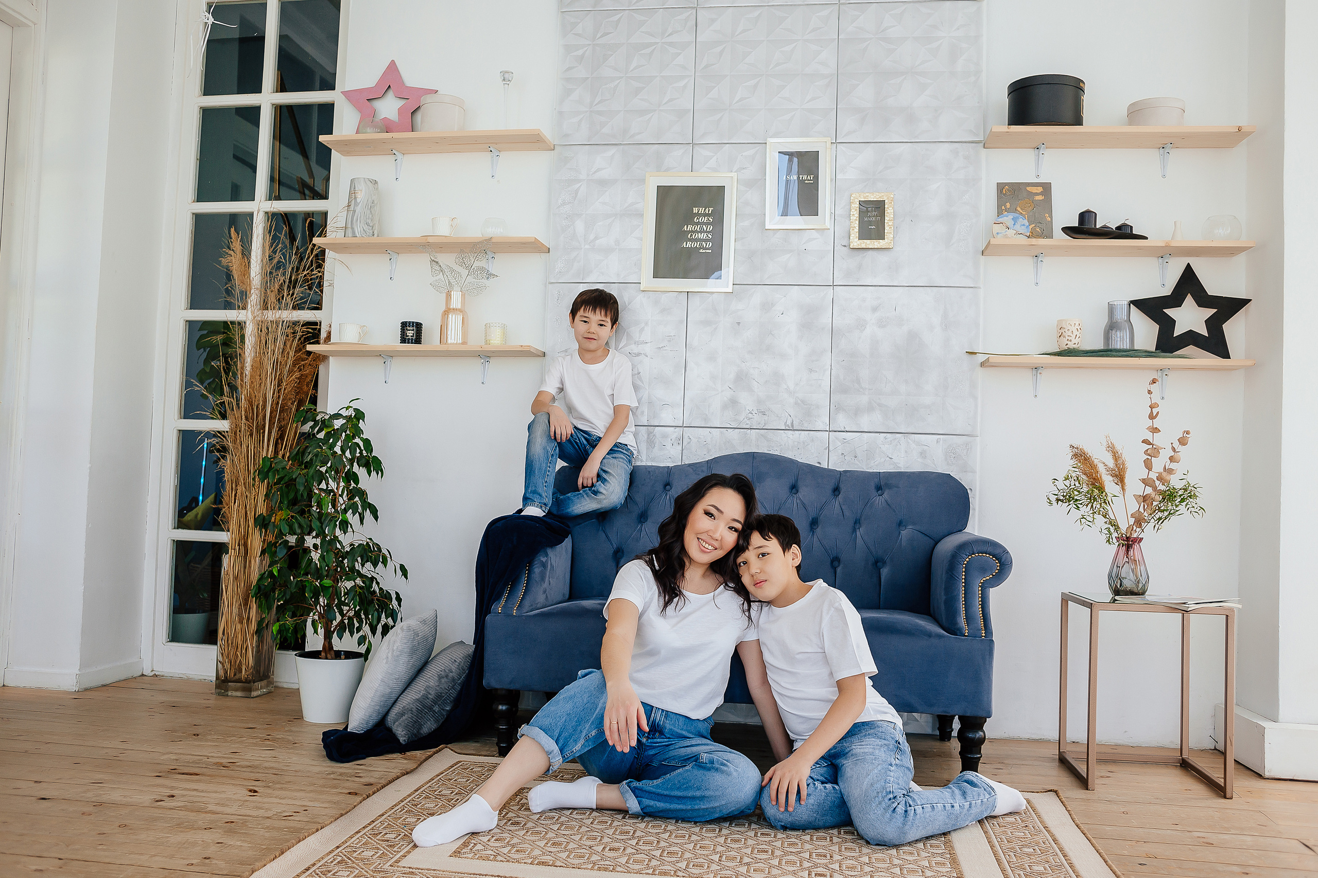 Ксения с сыновьями. Фотограф Бурятии София Андриянова