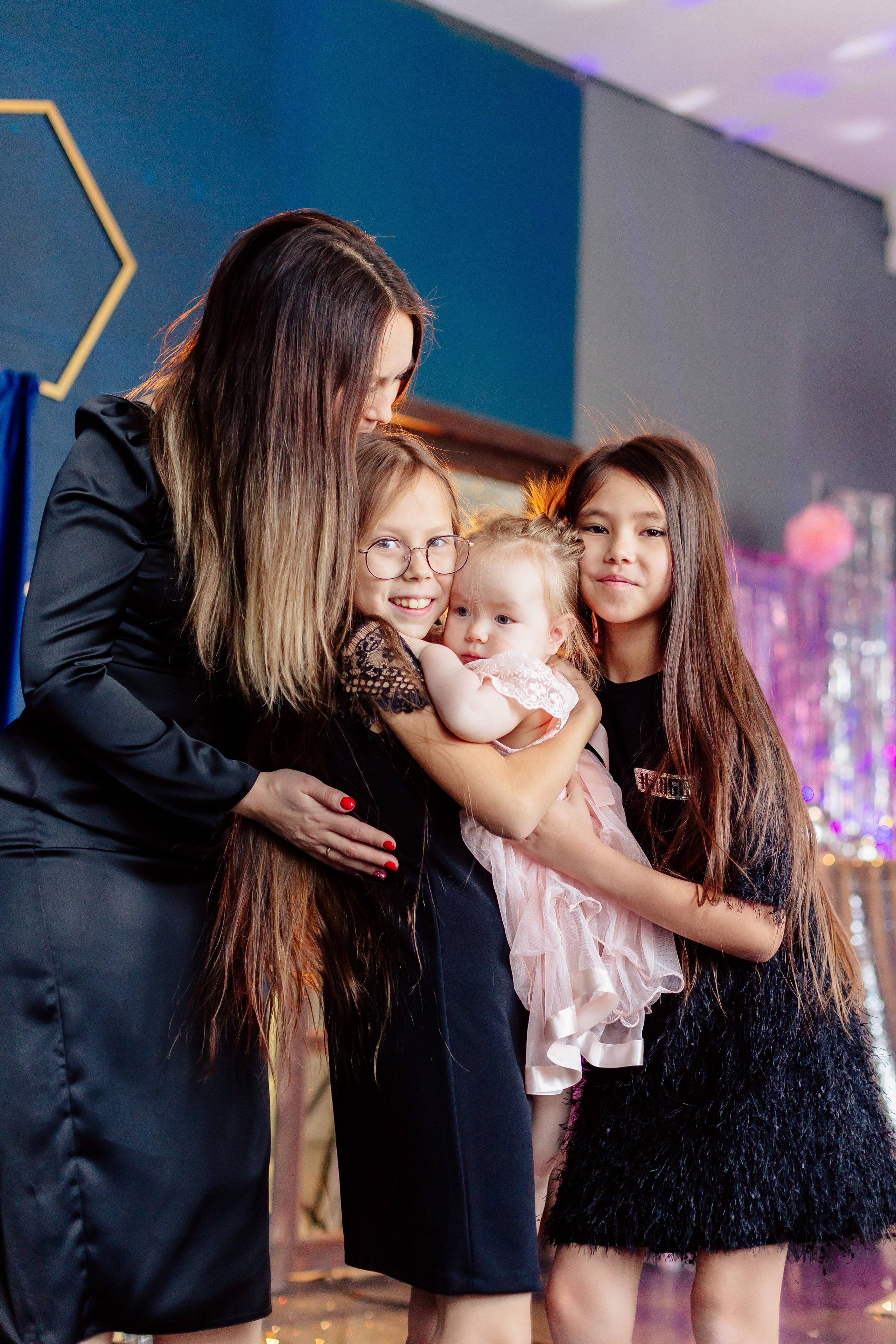 Анна с мужем и дочками. Фотограф Бурятии София Андриянова