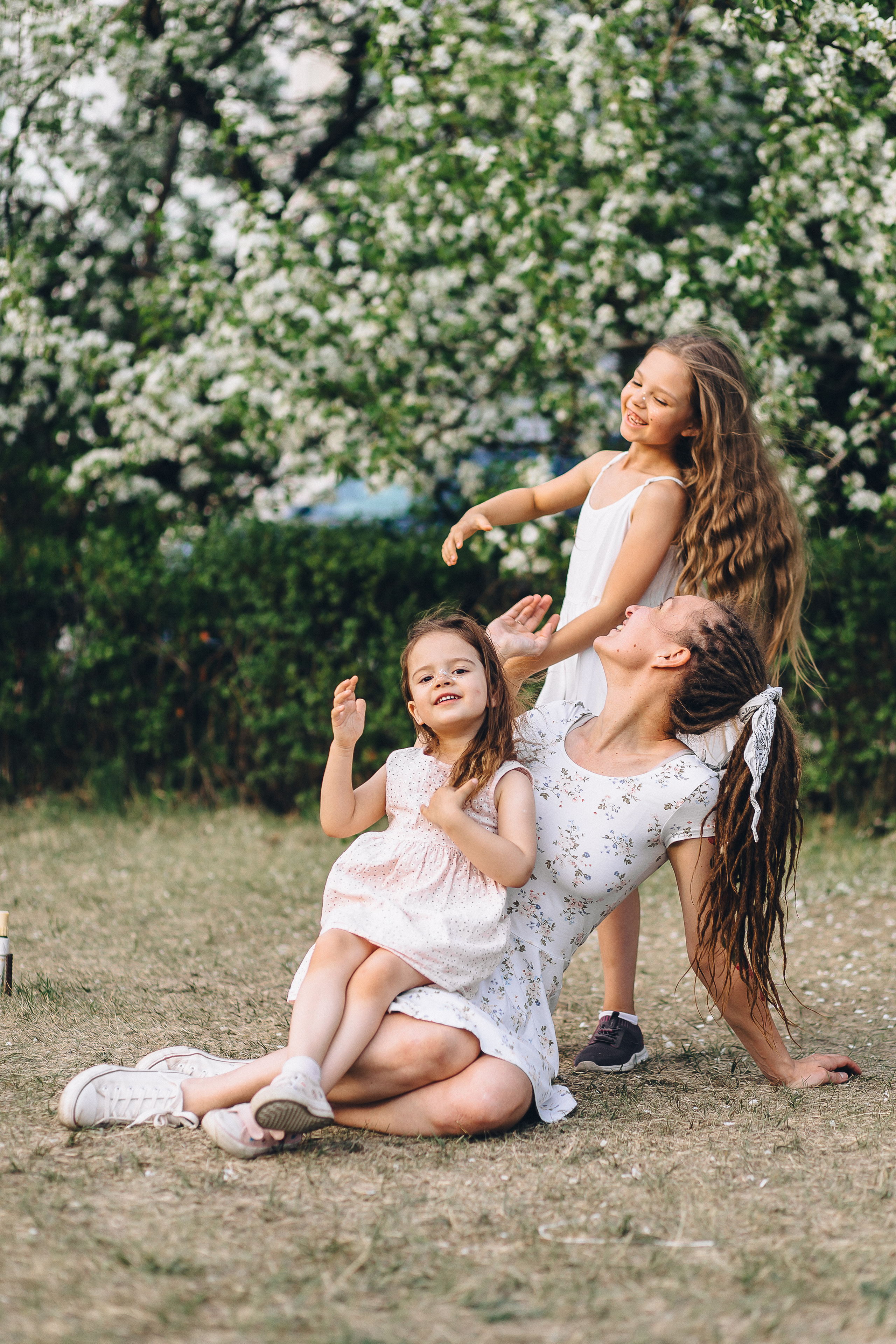 Катя с дочами. Фотограф Бурятии София Андриянова