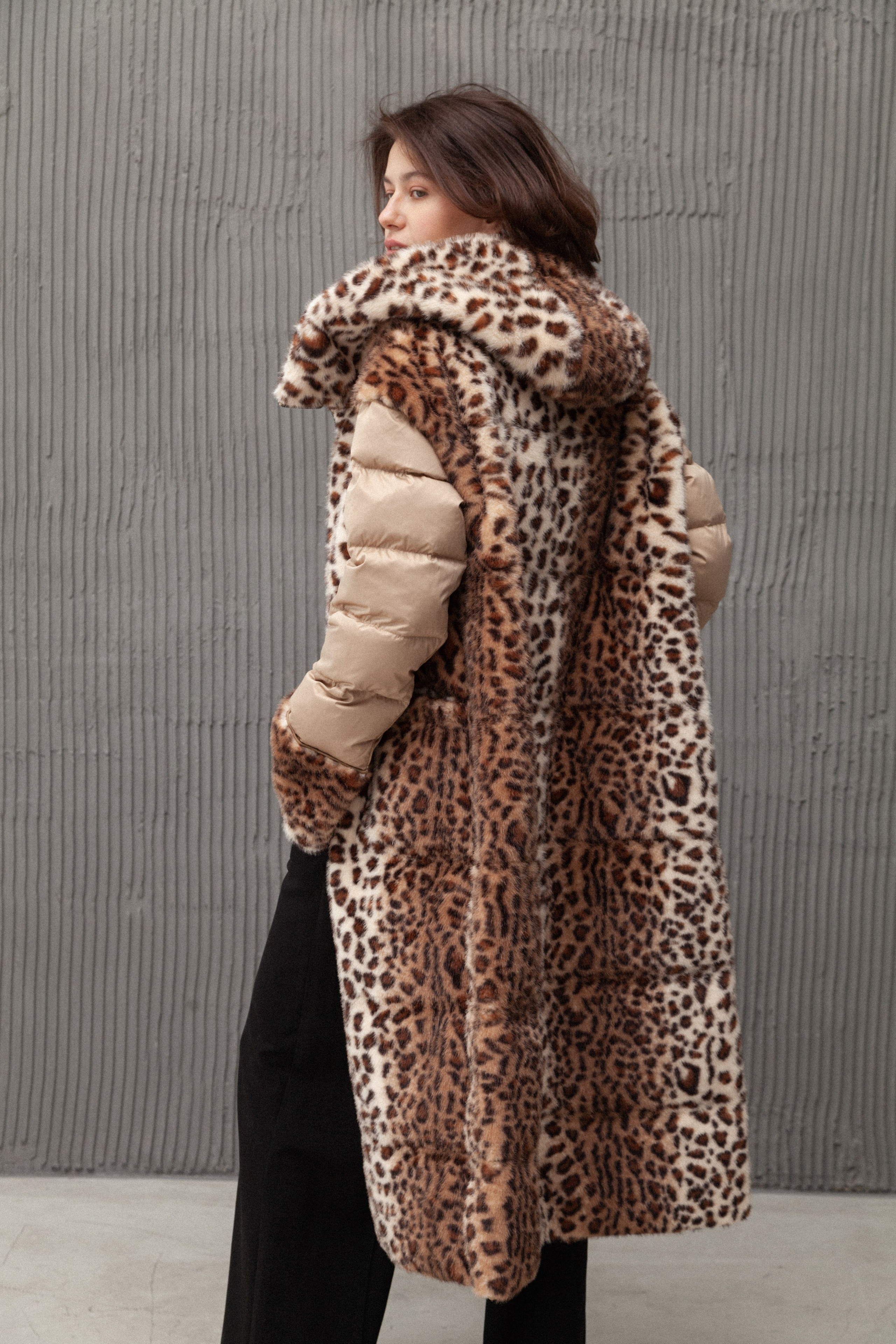 Фотосъемка одежды в Барнауле. Фотограф для бизнеса, маркетплейсов, контента и соцсетей в Барнауле Савинкова Виктория