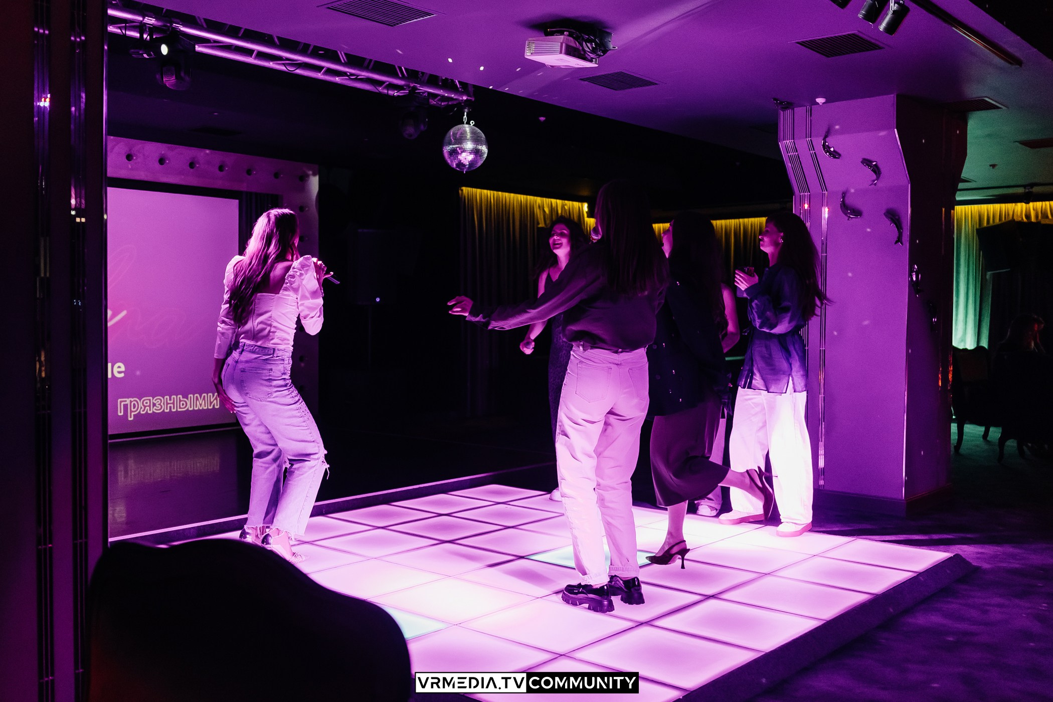 Караоке-бар «Volna»: День Победы!