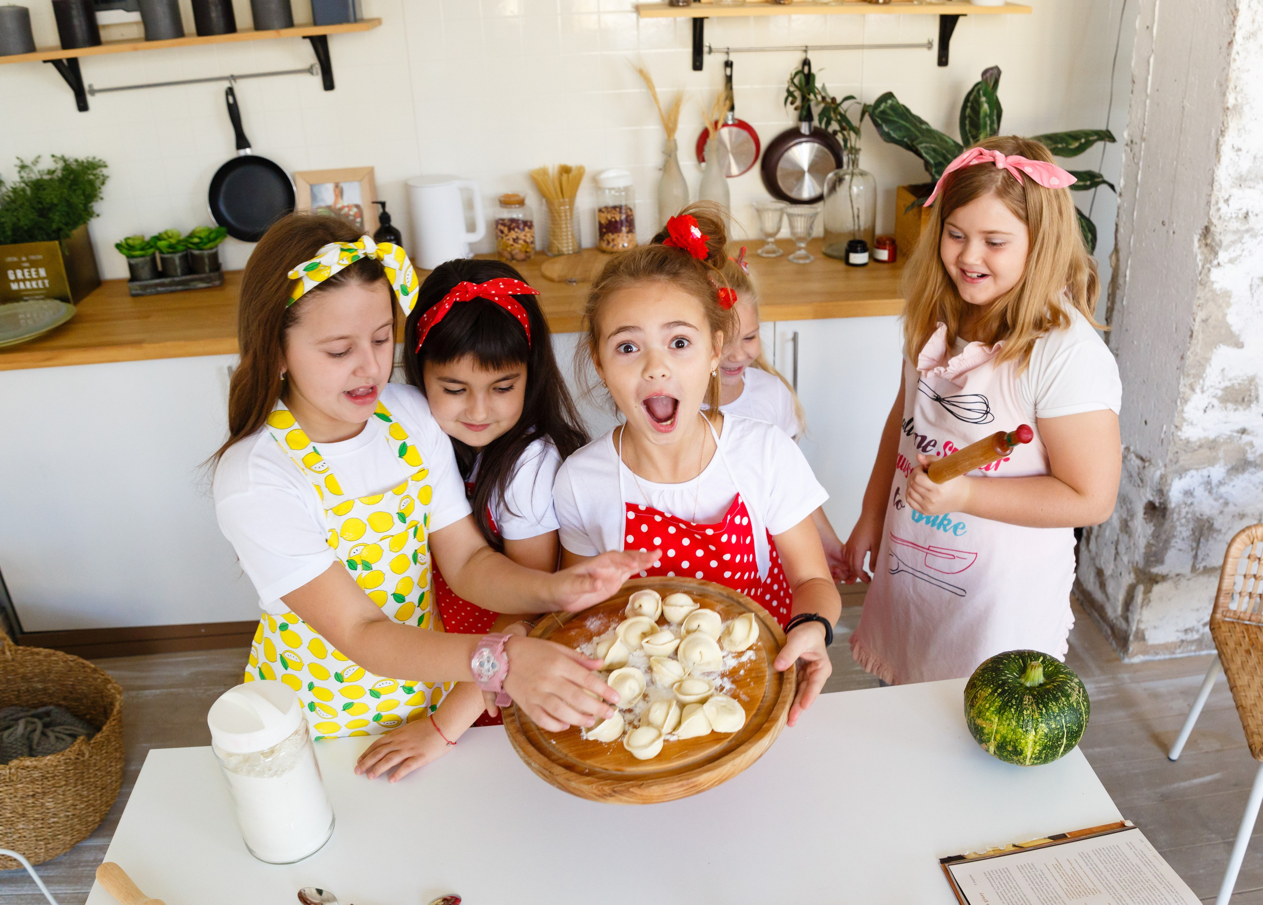 ВЕСЕЛЫЕ ПОВАРЯТА. Выпускные альбомы Красноярск