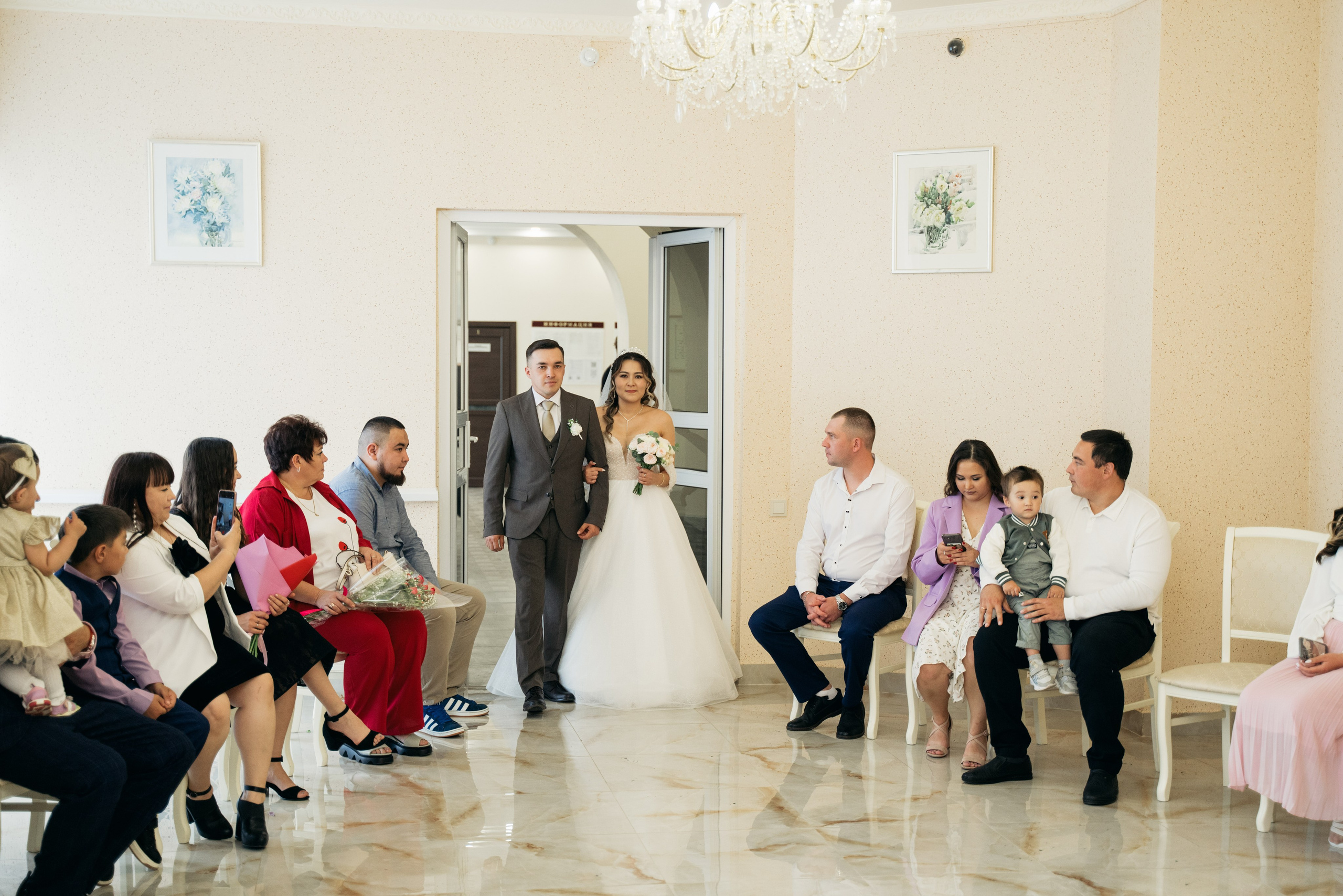 Ильнур и Динара. Свадебный день. Отбор. Кафе Ля делис. Семейный и свадебный фотограф Молодзяновская Елена