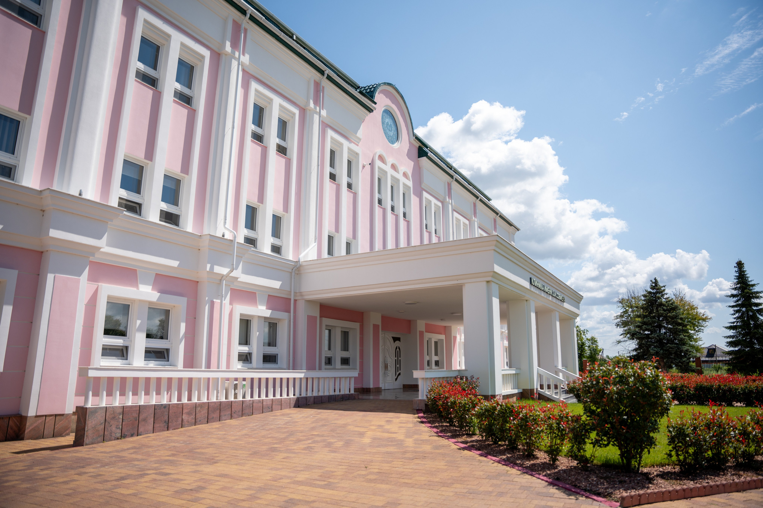 Интерьерная съемка частной клиники им. Х. М. Совмена в Краснодаре Профессиональная фотосъемка интерьеров медицинской клиники Совмена. Шедевры для Вас! Фотограф и Видеограф в Краснодаре Пахиев Руслан