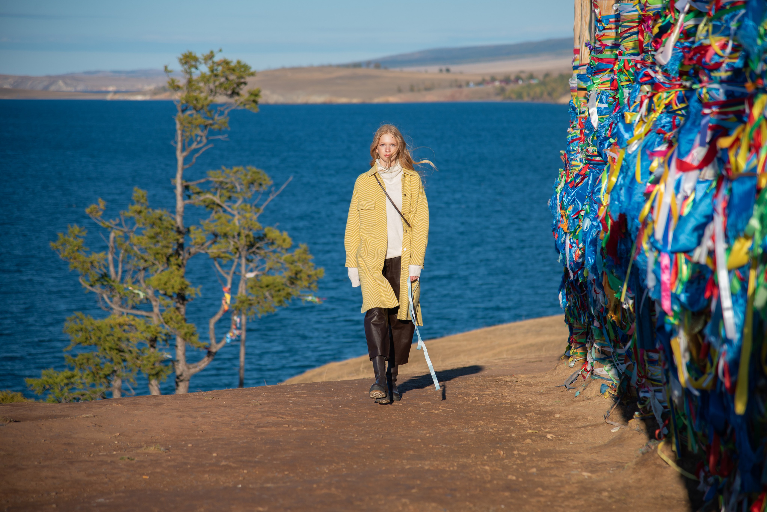 Съёмка одежды на Ольхоне. Занимаюсь профессиональной фотографией и живу рядом с Байкалом. Работаю в разных жанрах