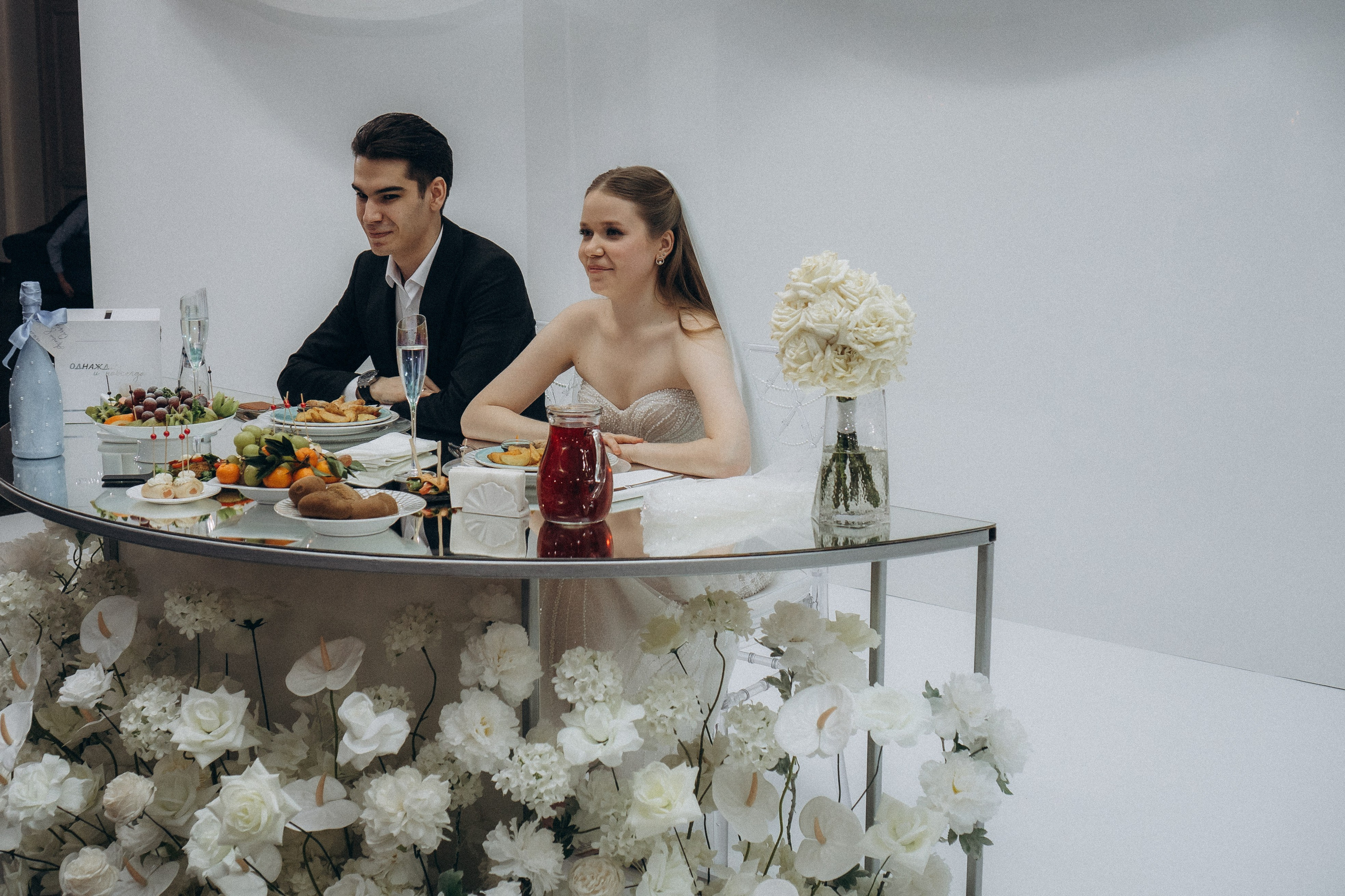 СВАДЕБНАЯ СЬЕМКА СБОРОВ В ОТЕЛЕ И ВЫЕЗД НА ЦЕРЕМОНИЮ (СНЯТО В СИБИРЕ В НИЖНЕВАРТОВСКЕ). Профессиональный фотограф, Санкт-Петербург — Виктория Богомолова