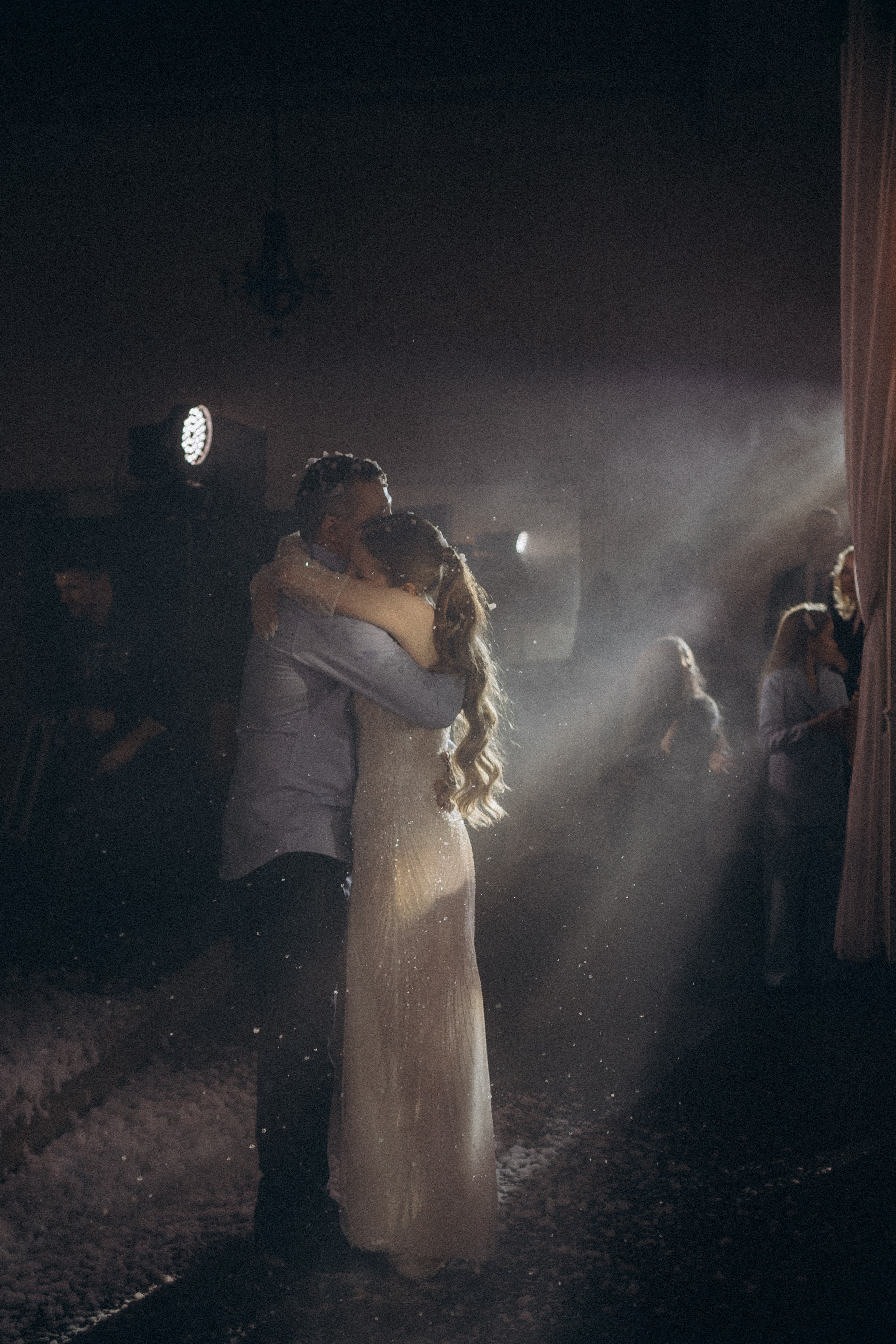 ТАНЕЦ С ПАПОЙ СВАДЕБНМ БАНКЕТЕ (СНЯТО В СИБИРЕ В НИЖНЕВАРТОВСКЕ). Профессиональный фотограф, Санкт-Петербург — Виктория Богомолова