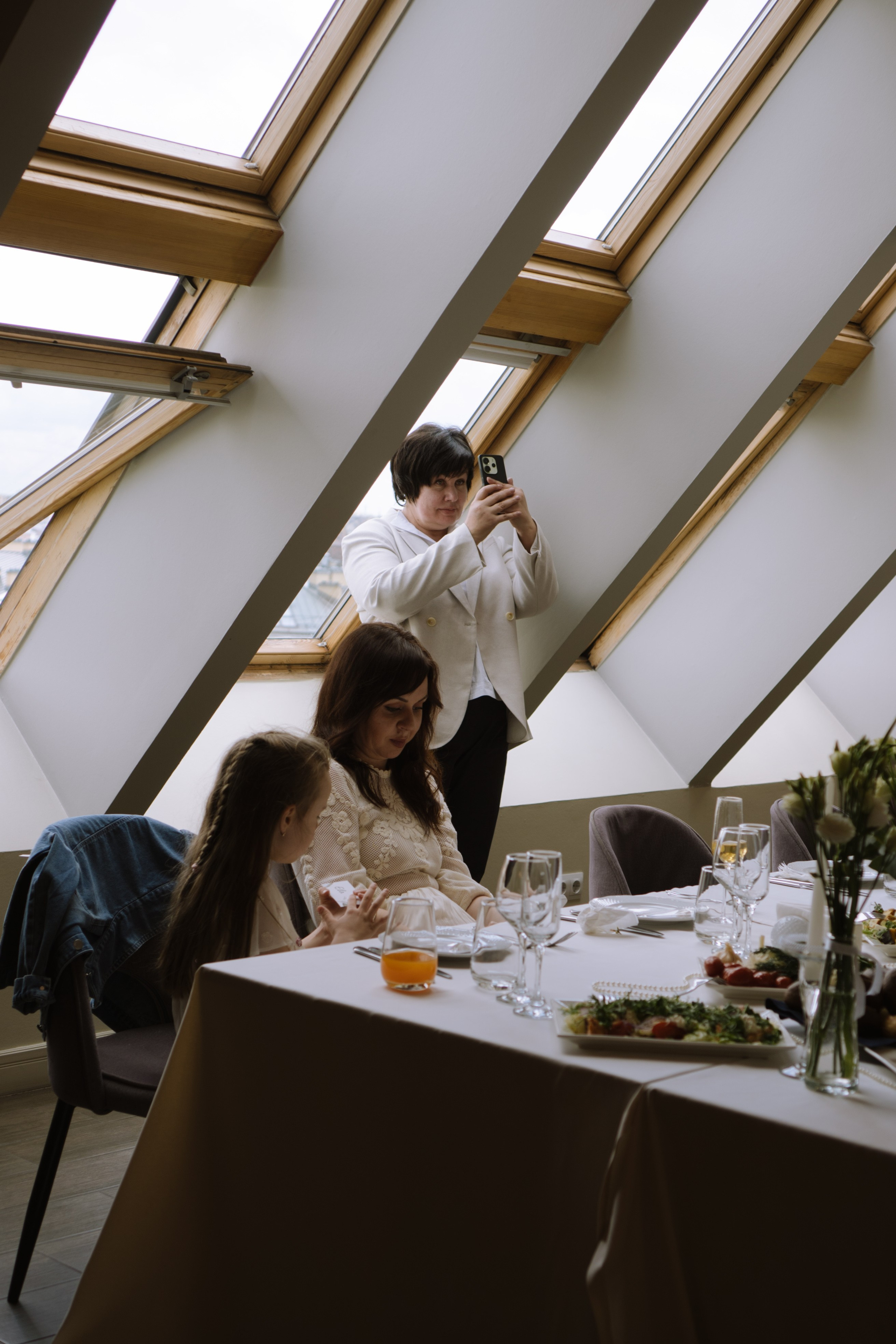 СВАДЕБНЫЙ БАНКЕТ НА ВЛАДИМИРСКОЙ В САНКТ-ПЕТЕРБУРГЕ (КАМЕРНАЯ СВАДЬБА). Профессиональный фотограф, Санкт-Петербург — Виктория Богомолова