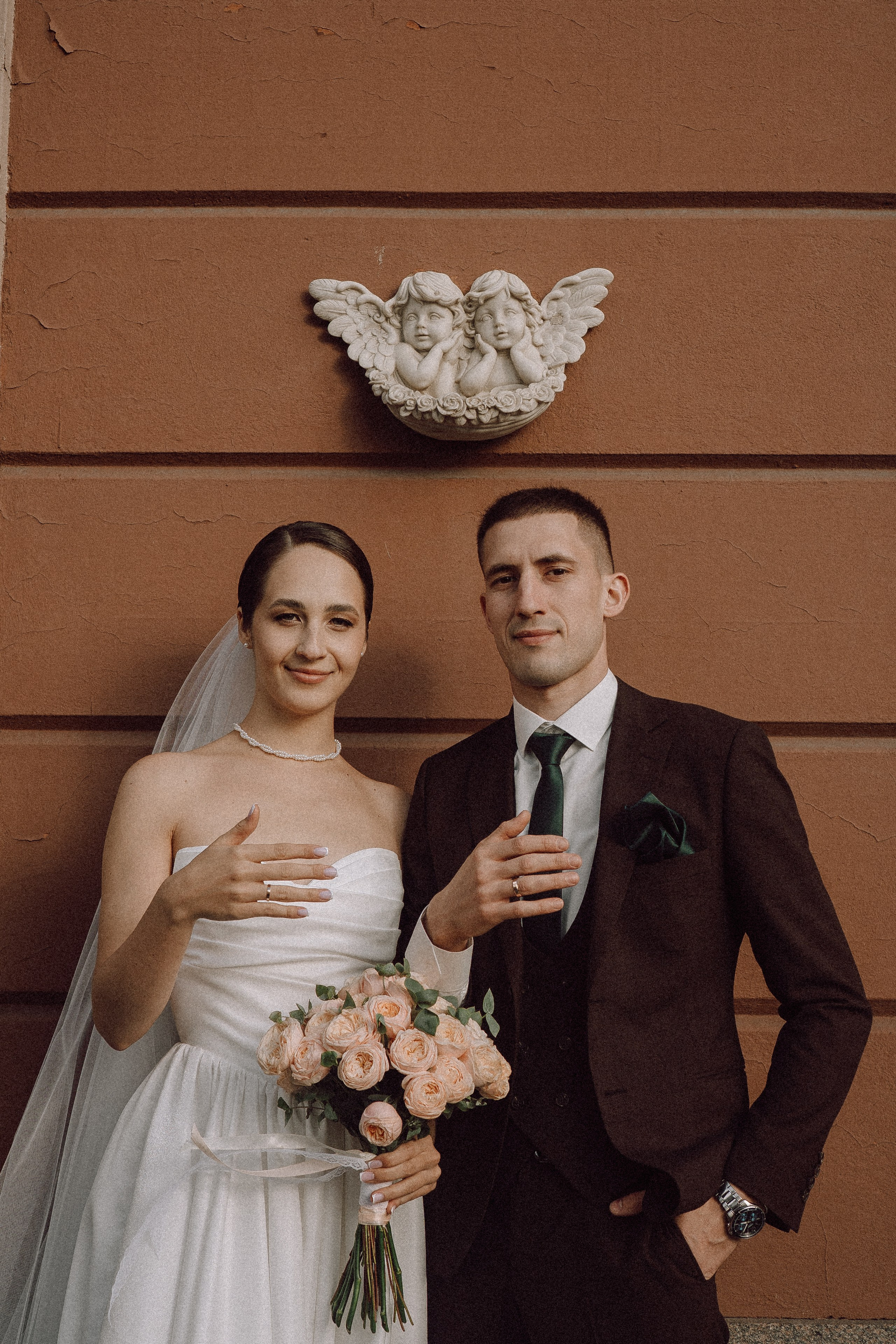 СВАДЕБНАЯ ПРОГУЛКА В САНТК-ПЕТЕРБУРГЕ (ИСАКИЕВСКИЙ СОБОР, ЗИМНЯЯ КАНАВКА, ЭРМИТАЖ И БОЛЬШАЯ МОРСКАЯ УЛИЦА). Профессиональный фотограф, Санкт-Петербург — Виктория Богомолова