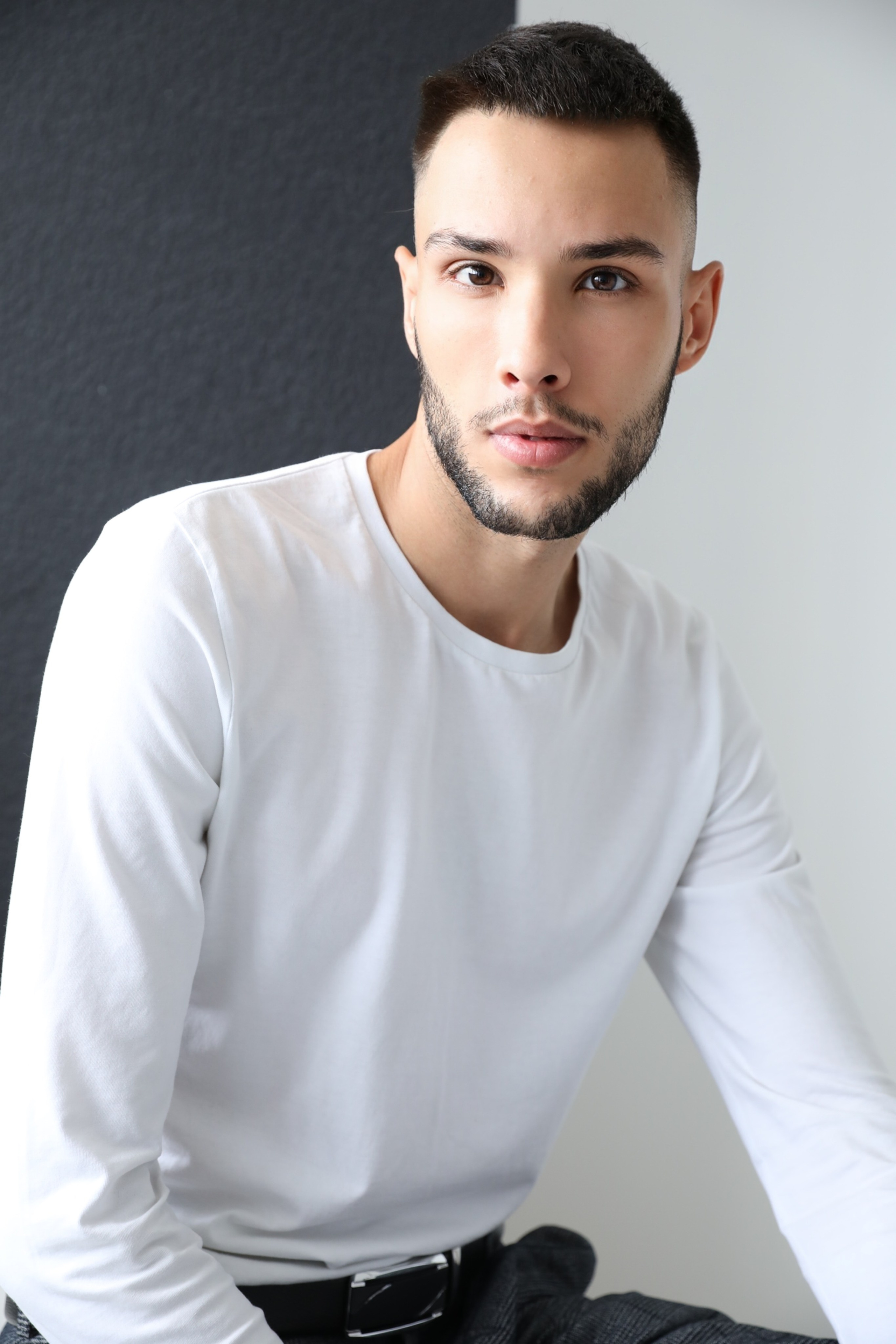 Руслан Ирназаров. Съёмка одежды для маркетплейсов и брендов Morozova Production