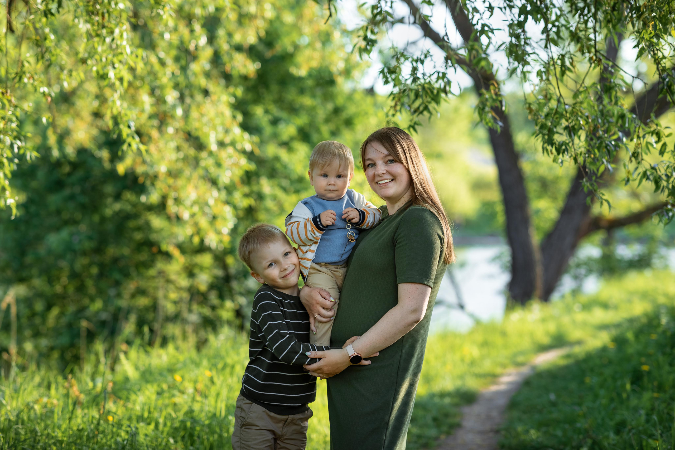 Фотопрогулка в Ясной Поляне для семьи Максима и Анастасии. Женский семейный фотограф Тула Москва Захарова Анна