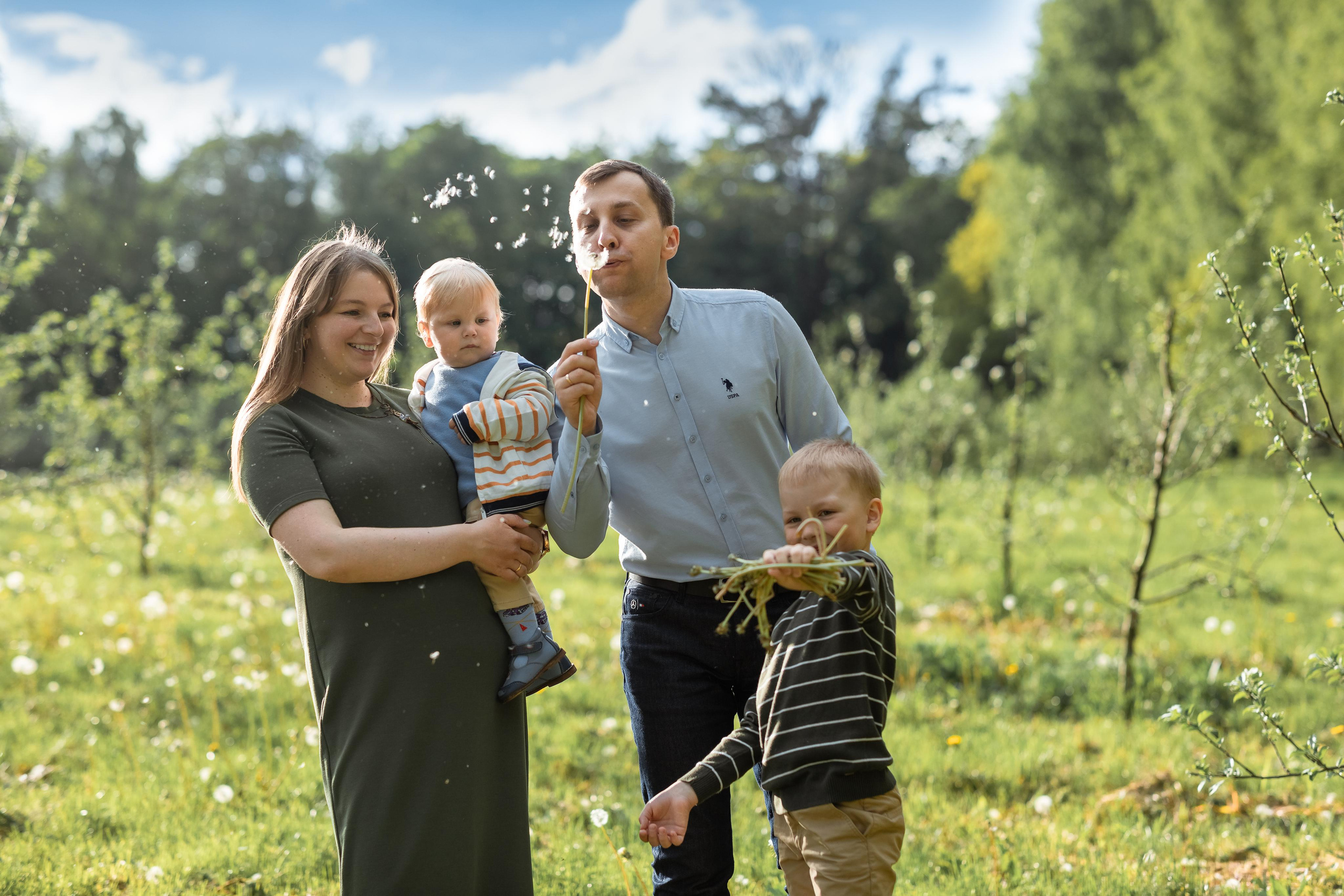 Фотопрогулка в Ясной Поляне для семьи Максима и Анастасии. Женский семейный фотограф Тула Москва Захарова Анна