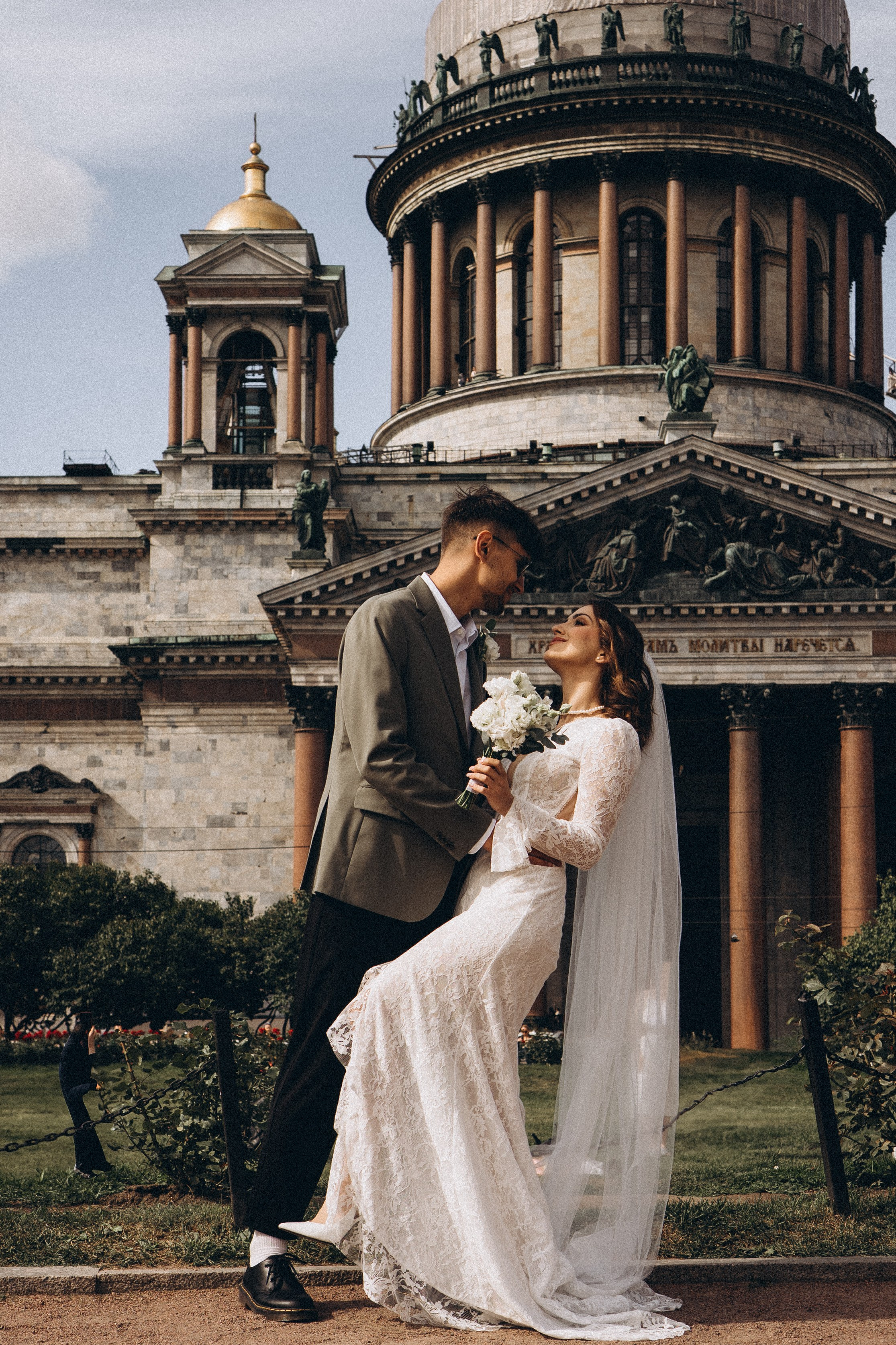 СВАДЕБНАЯ ПРОГУЛКА ВОЗЕ ИСАИКЕВСКОГО СОБОРА АСТОРИИ И ЗАКОНОДАЛЕТНОГО СОБРАНИЯ. Профессиональный фотограф, Санкт-Петербург — Виктория Богомолова