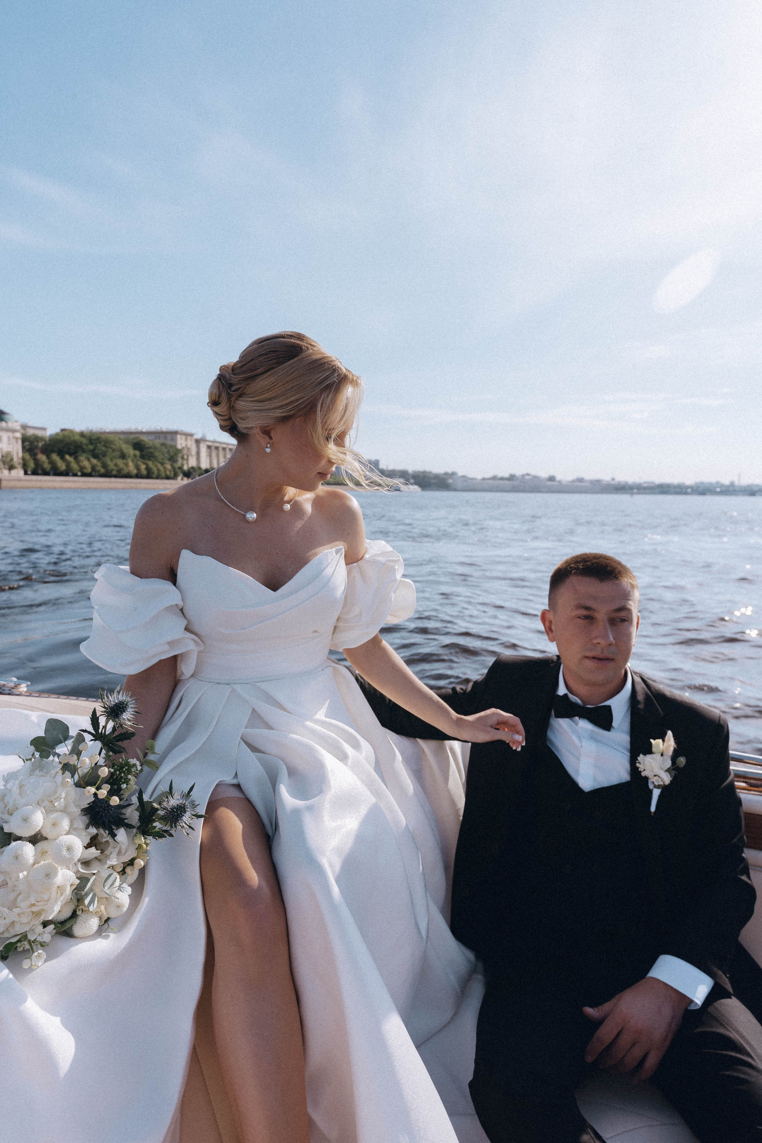 СВАДЕНБНАЯ СЬЕМКА НА КАТЕРЕ ПО КАНАЛАМ САНКТ-ПЕТЕРБУРГА И В АКВАТОРИИ НЕВЫ. Профессиональный фотограф, Санкт-Петербург — Виктория Богомолова