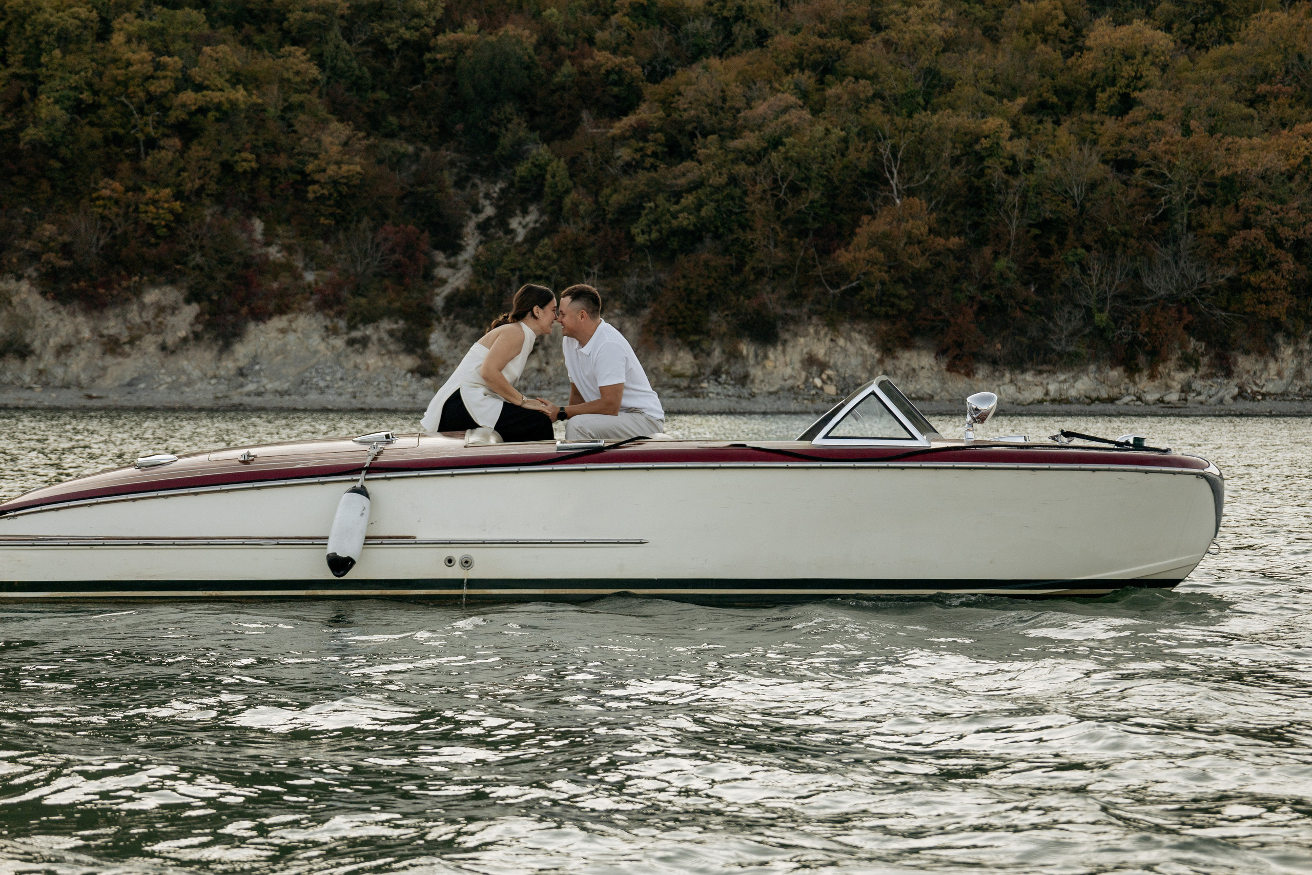 Идиллические пейзажи озера Абрау для романтической фотосессии