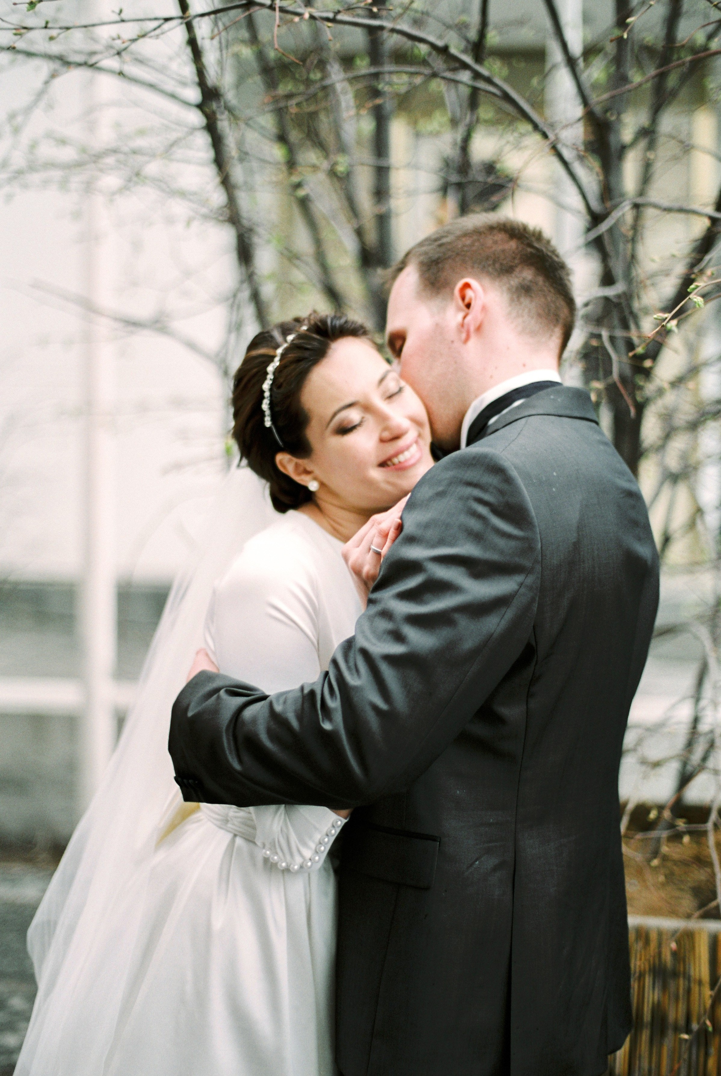 Стильная свадьба на плёнку в центре Москвы, плёночный фотограф Москва