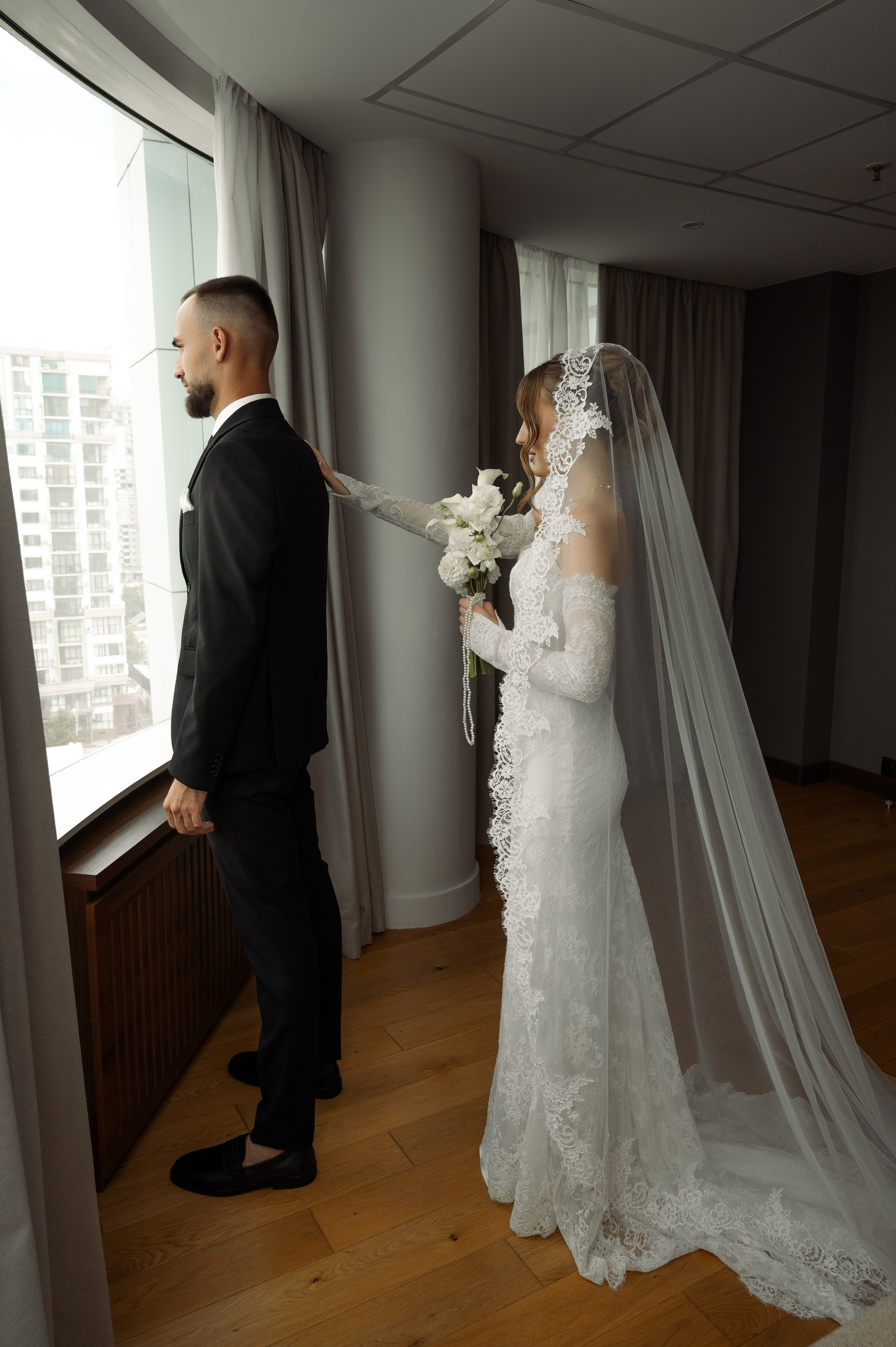 Свадьба (утро в отеле). Свадебный и семейный фотограф в Краснодаре Алина Мельник